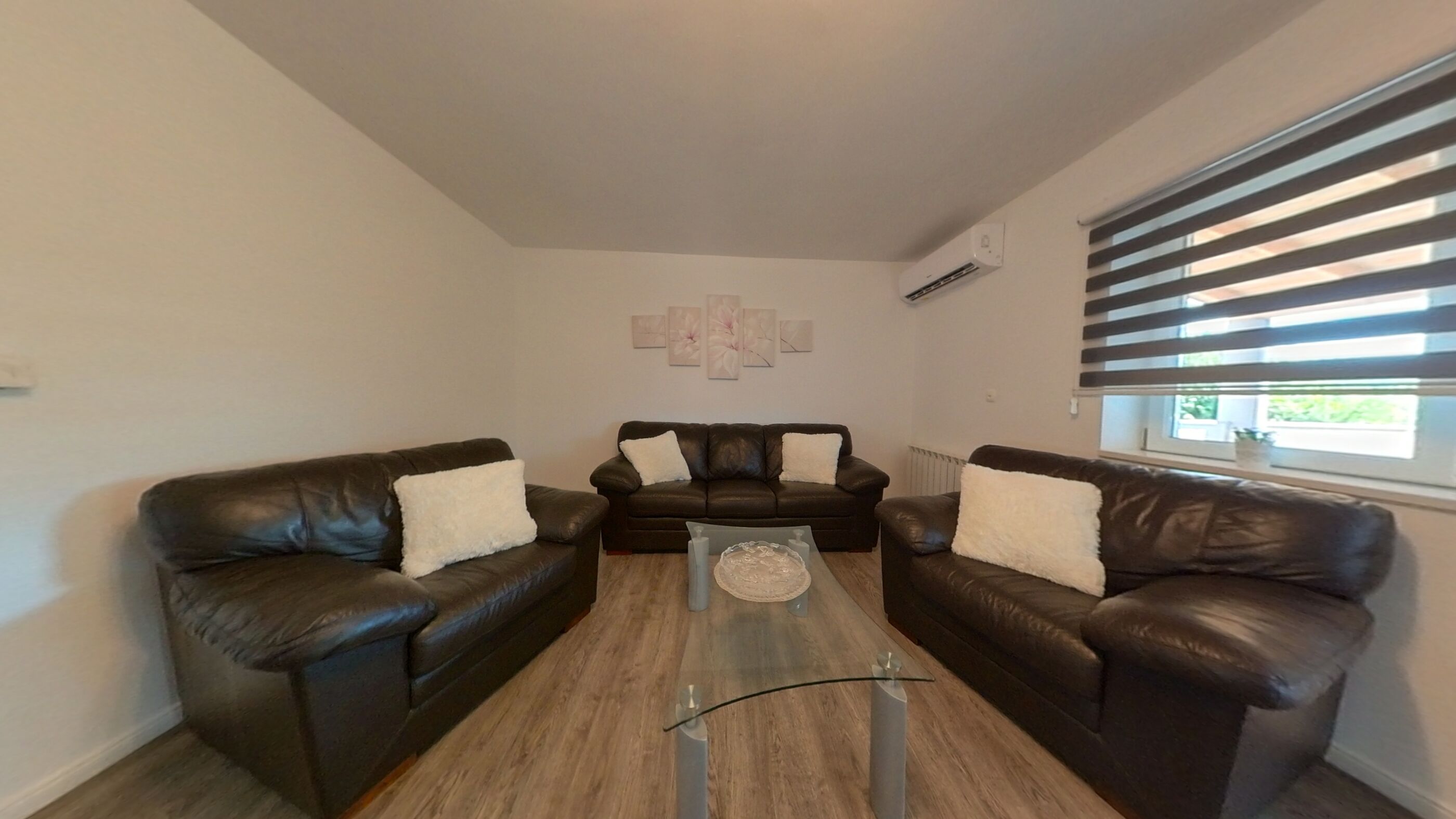 House Neda 115031-K1
