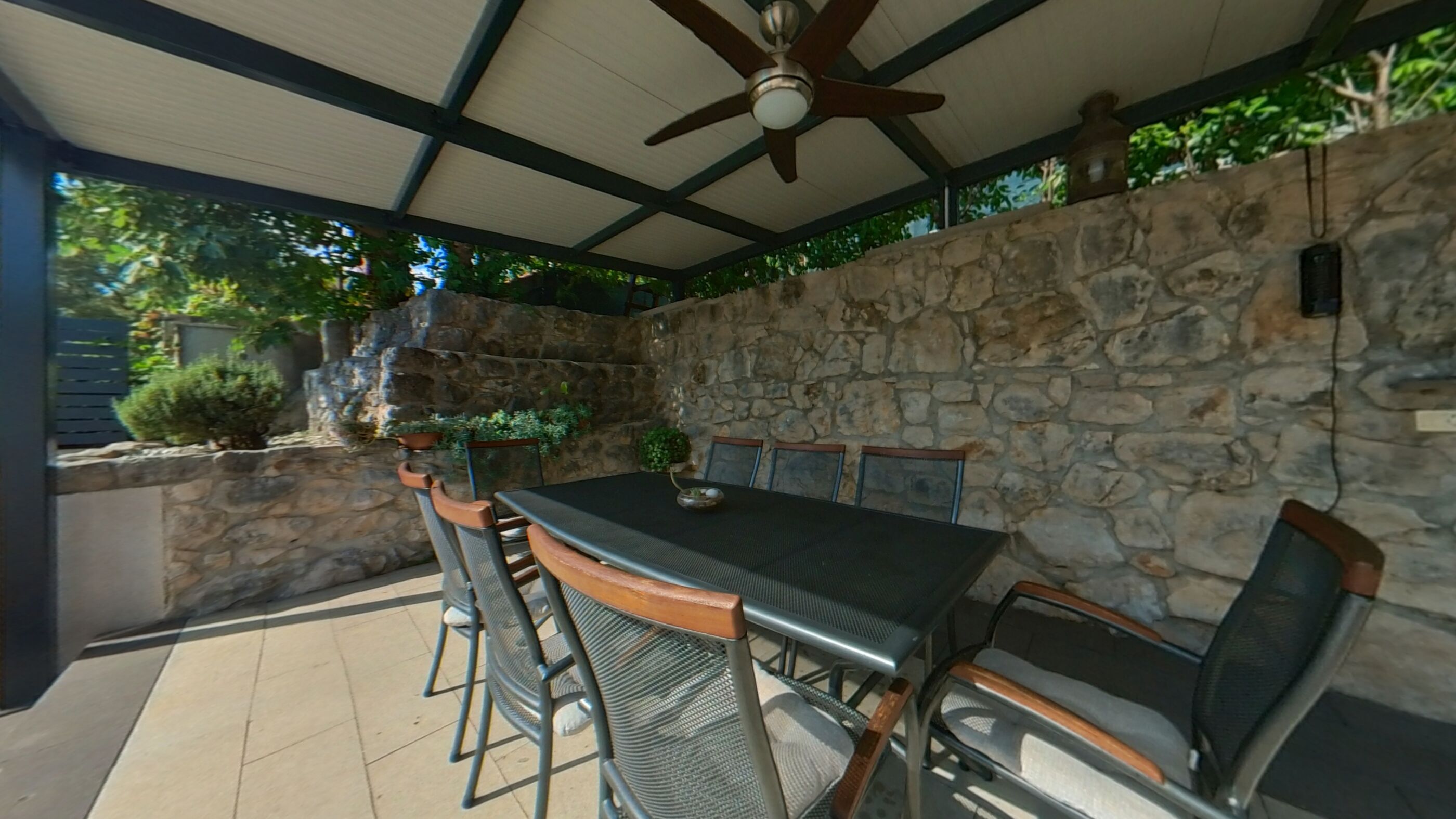 House Neda 115031-K1