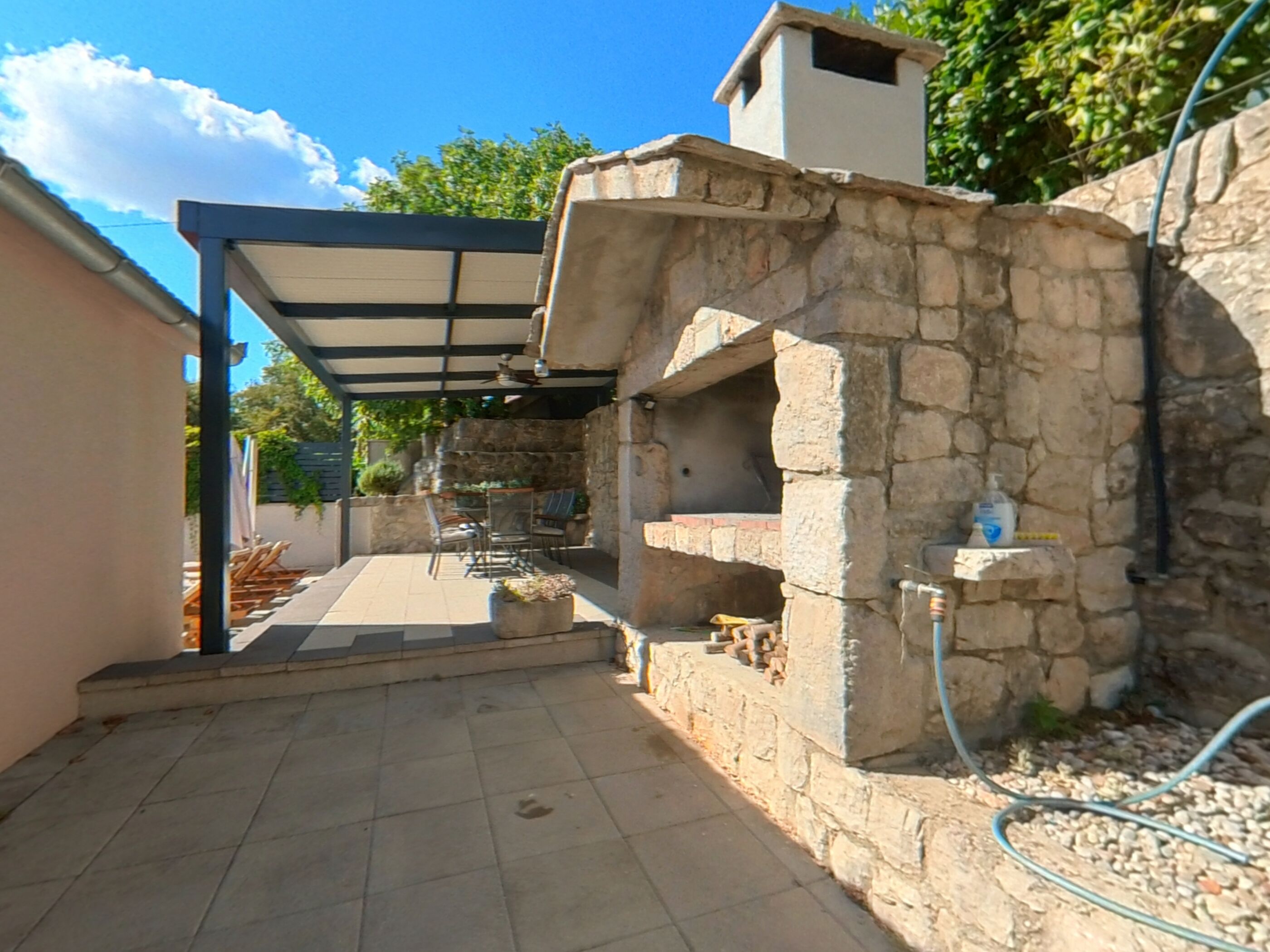 House Neda 115031-K1