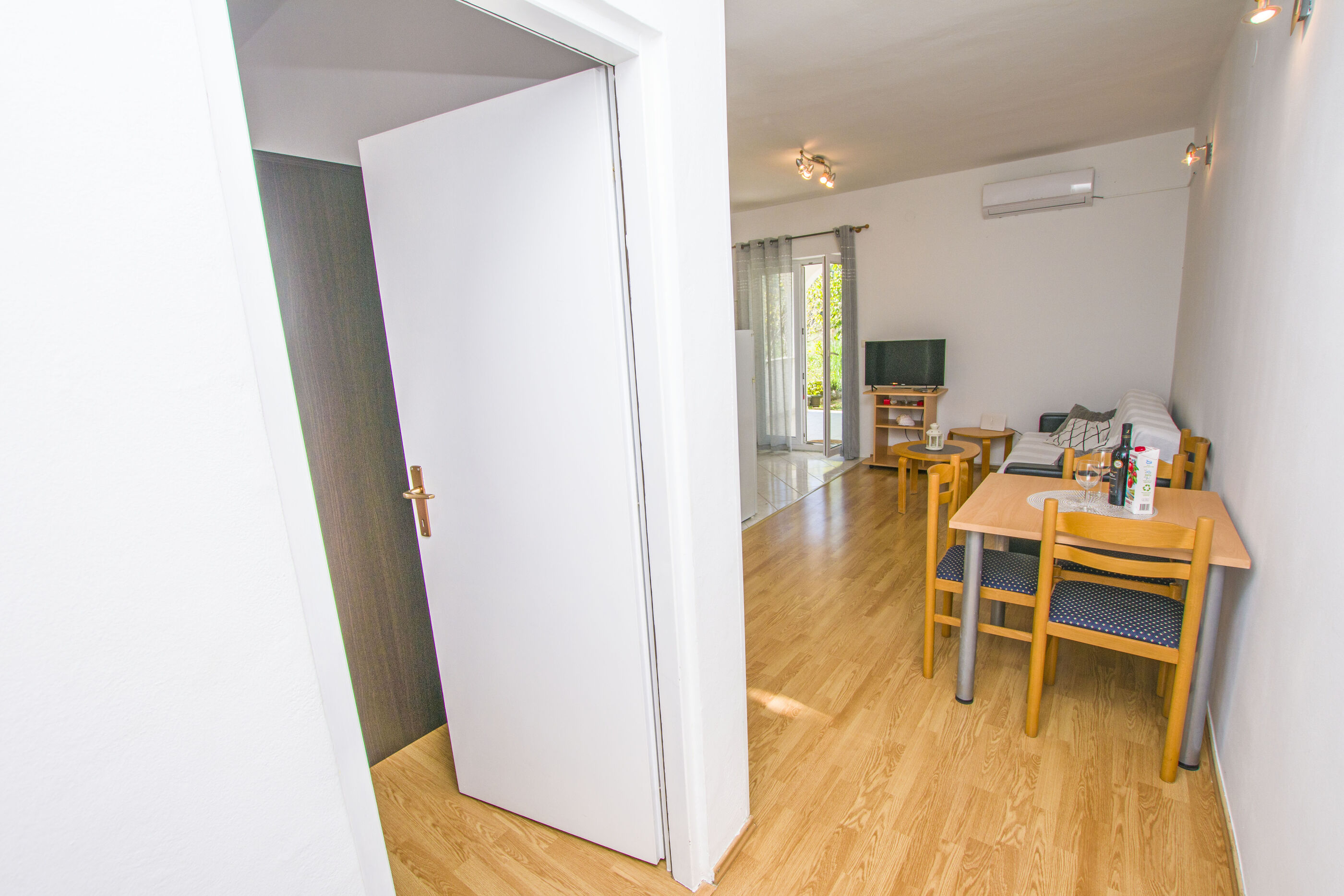Apartments Aurora 74831-A1