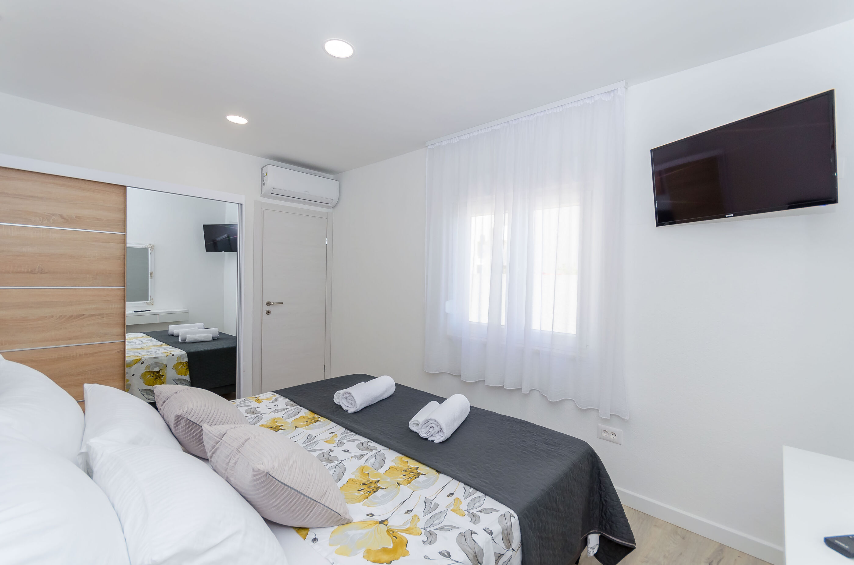 Apartments Lanterna Hvar 115151-A1