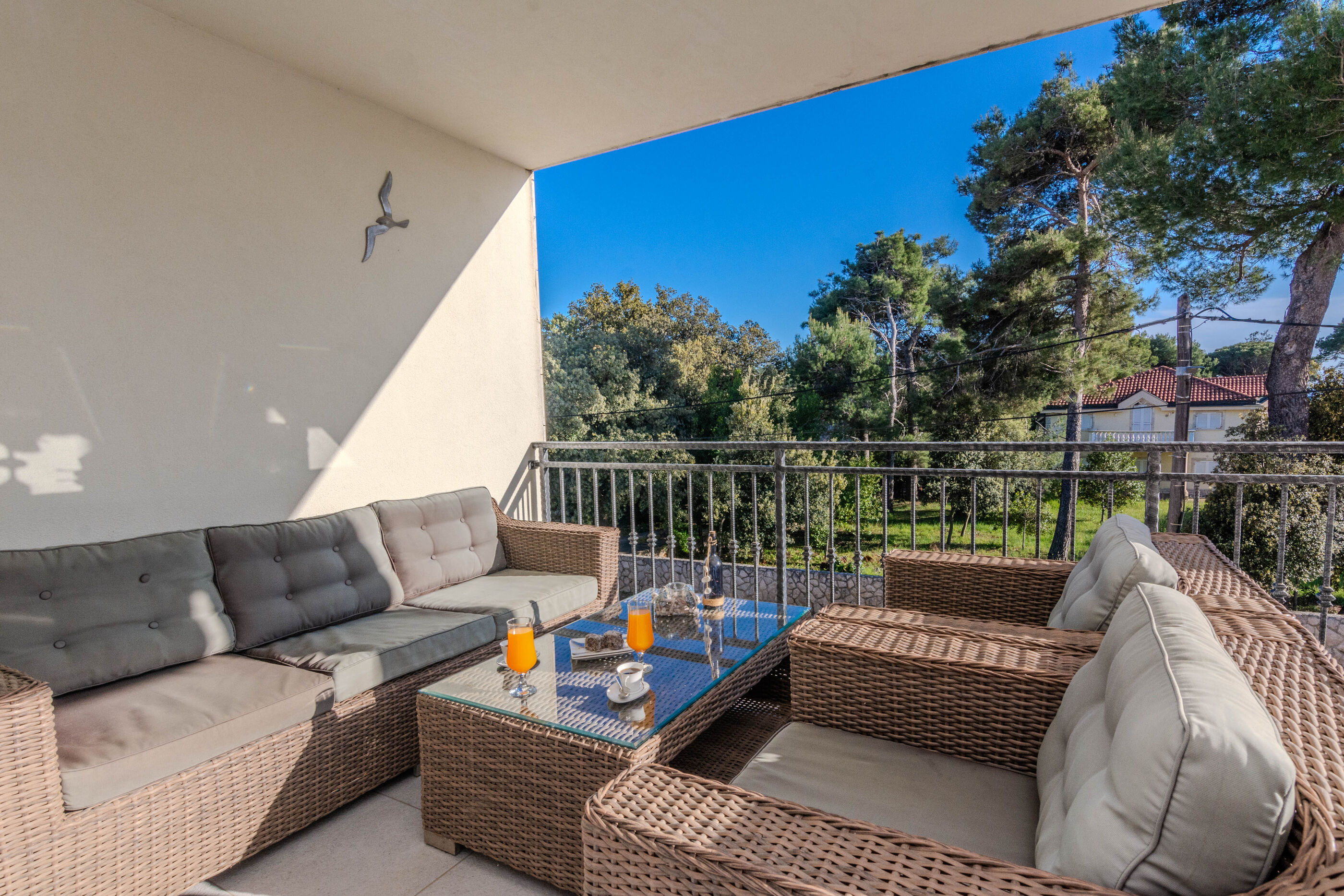 Apartment Eses 44961-A1