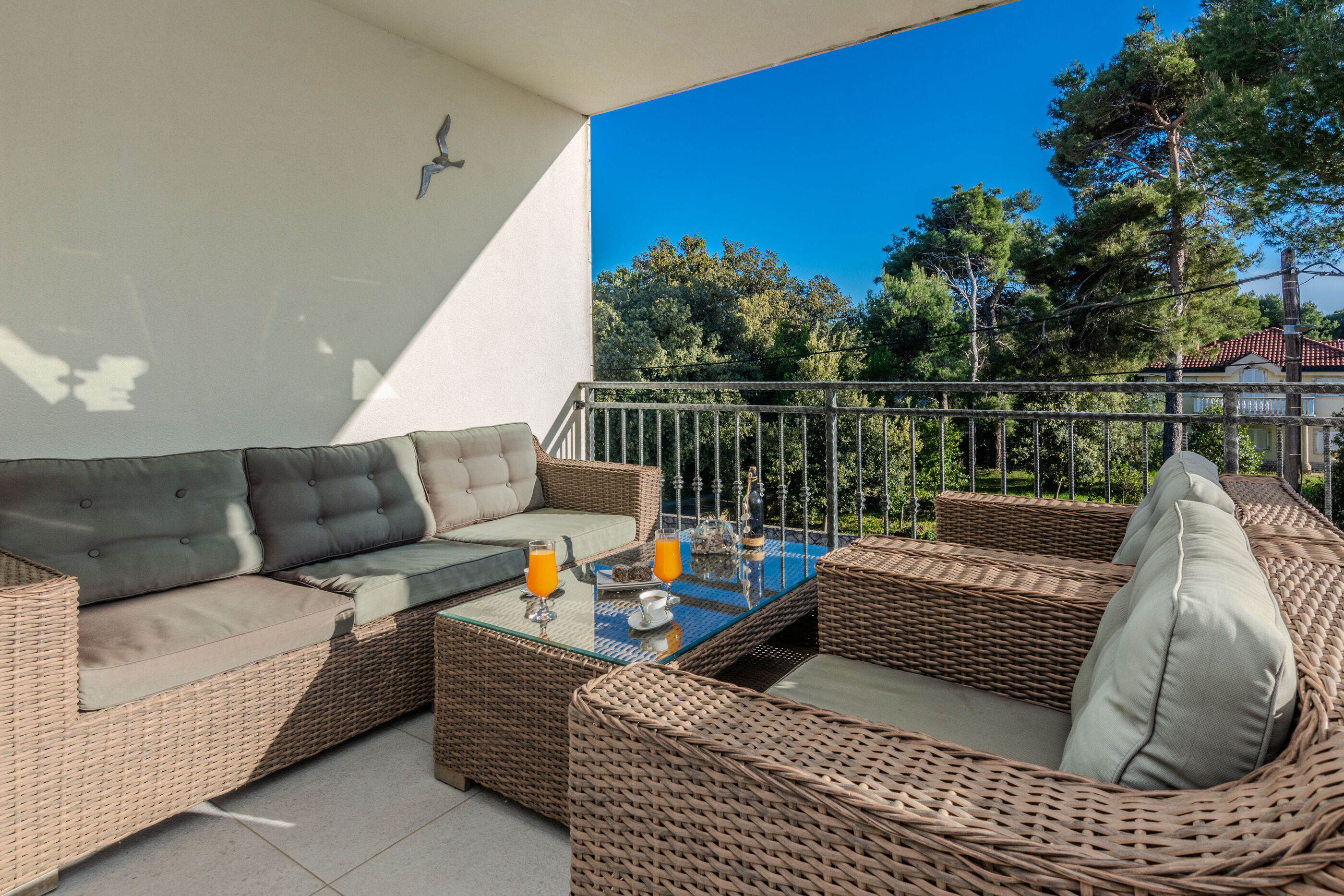 Apartment Eses 44961-A1