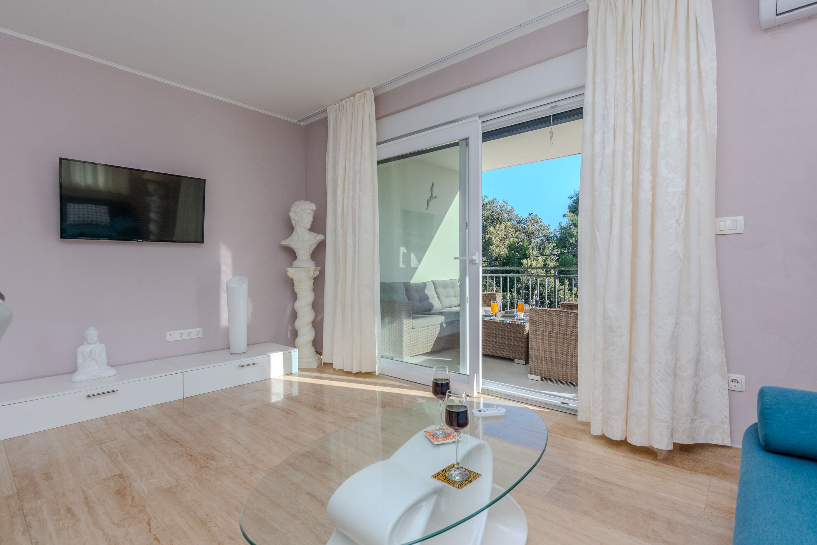 Apartment Eses 44961-A1