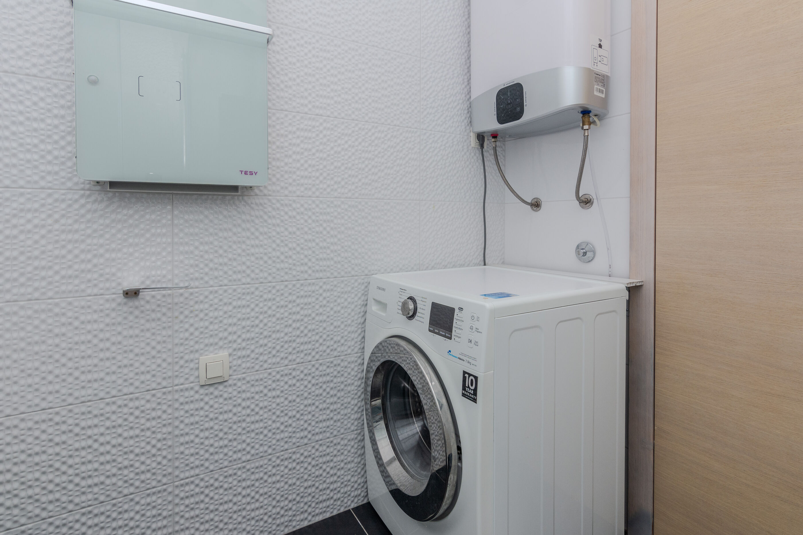 Apartment Eses 44961-A1
