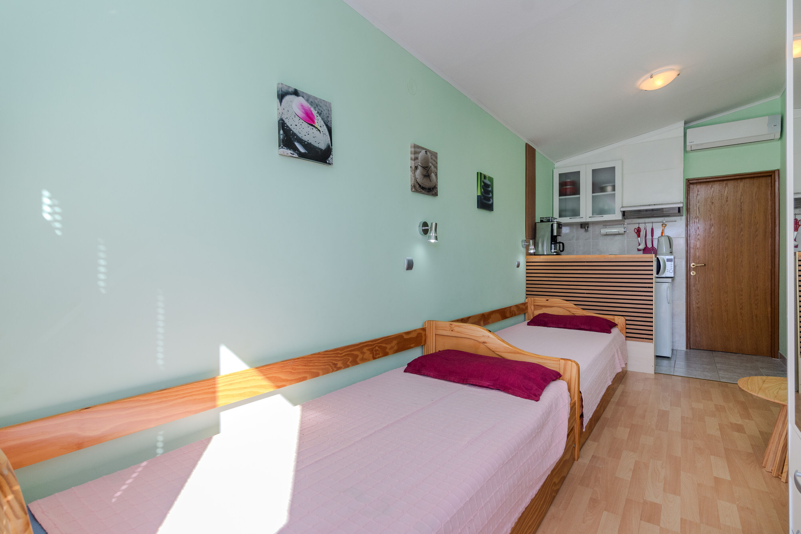 Apartments Jozef 44965-A1