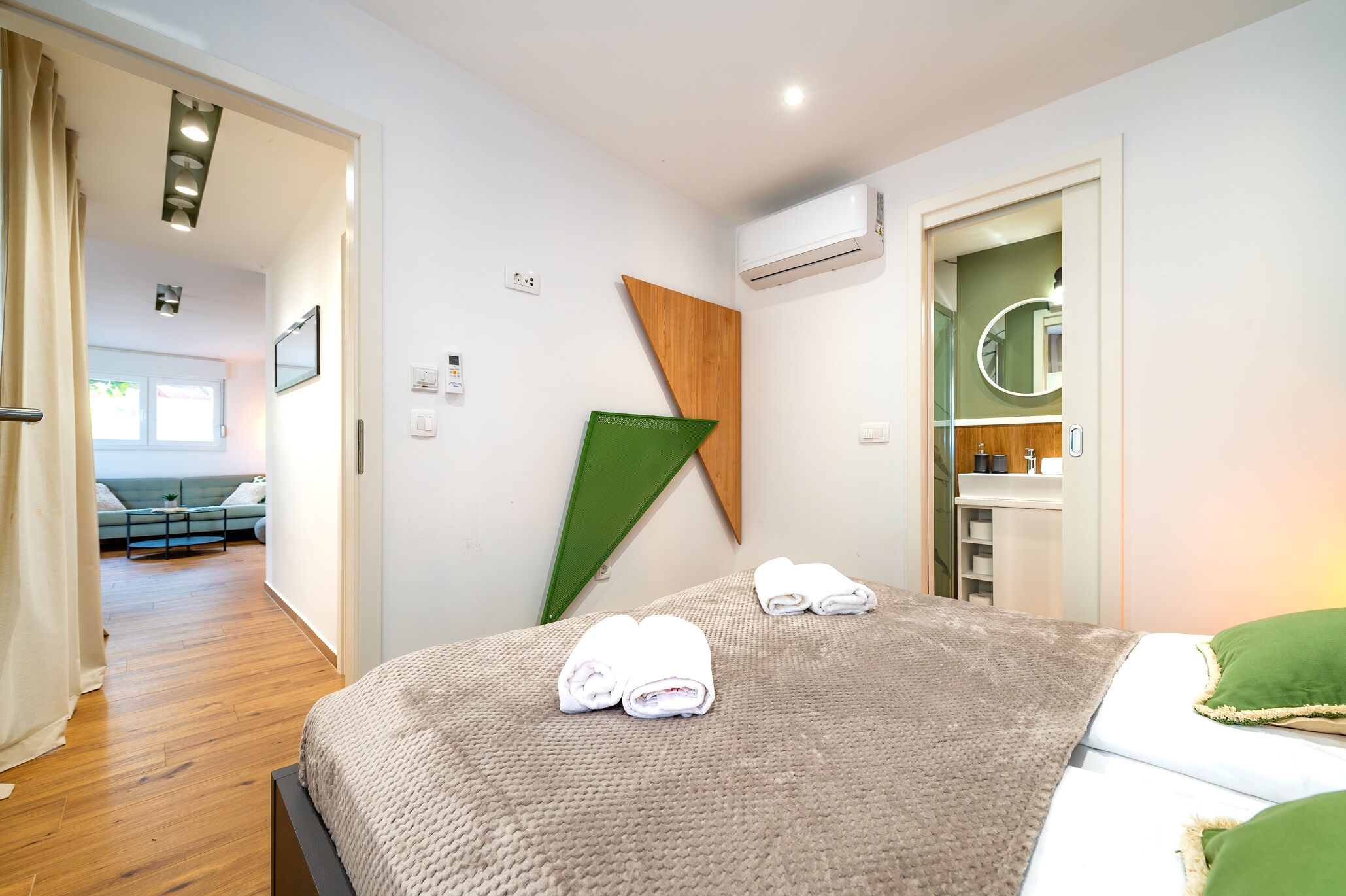 Villa Royal Green Three V4772-K1