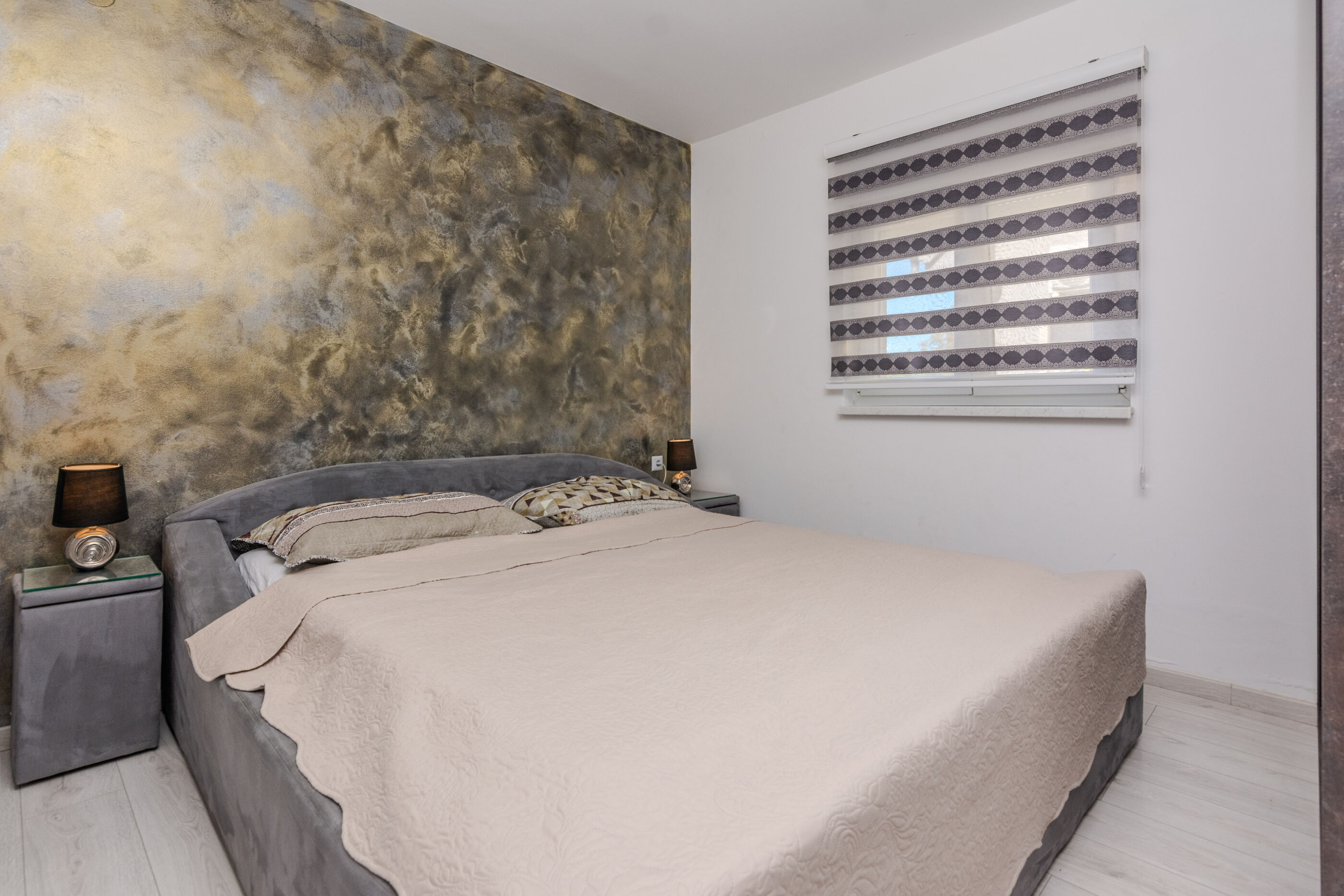 Apartments Lucica 30624-A1
