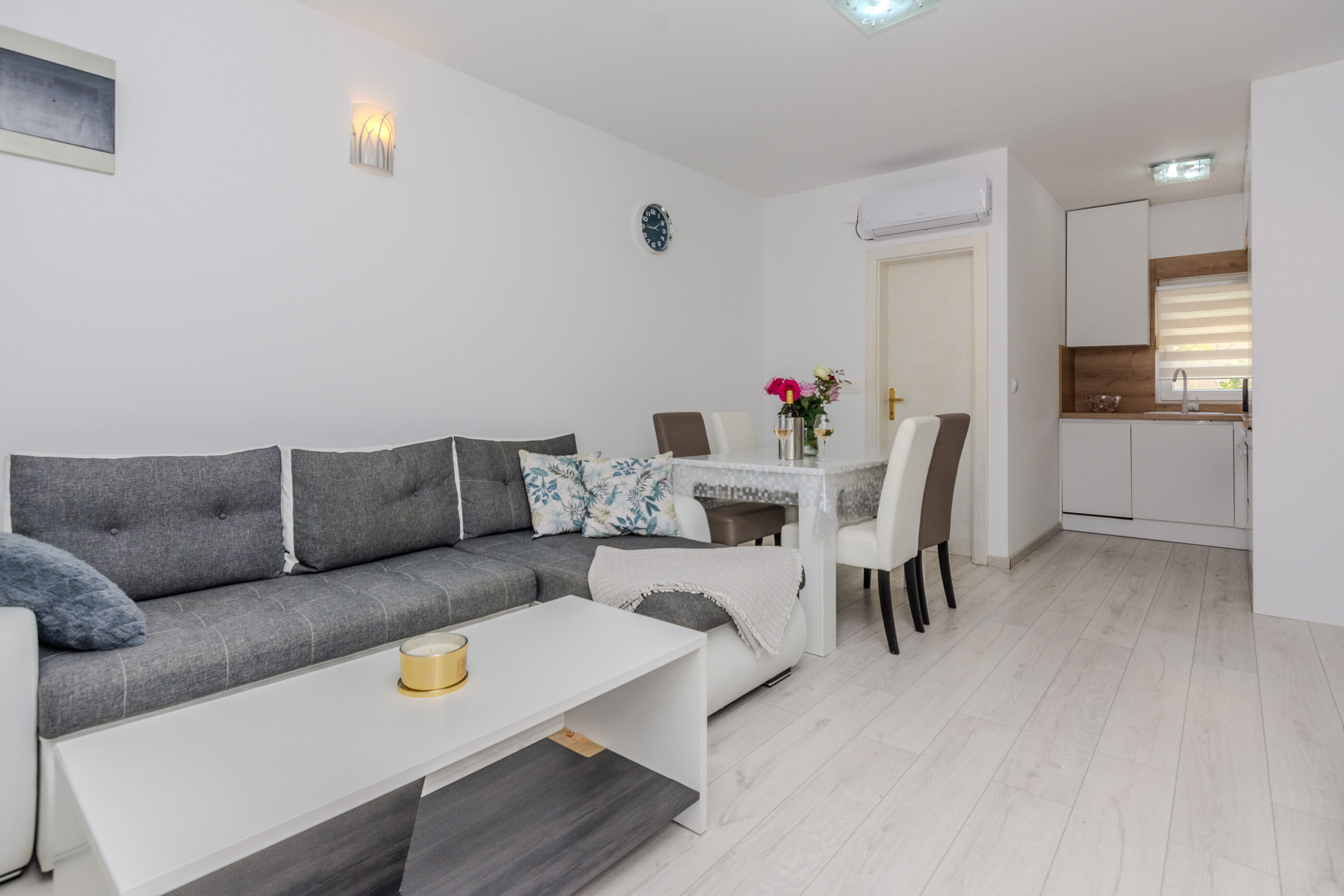 Apartments Lucica 30624-A2