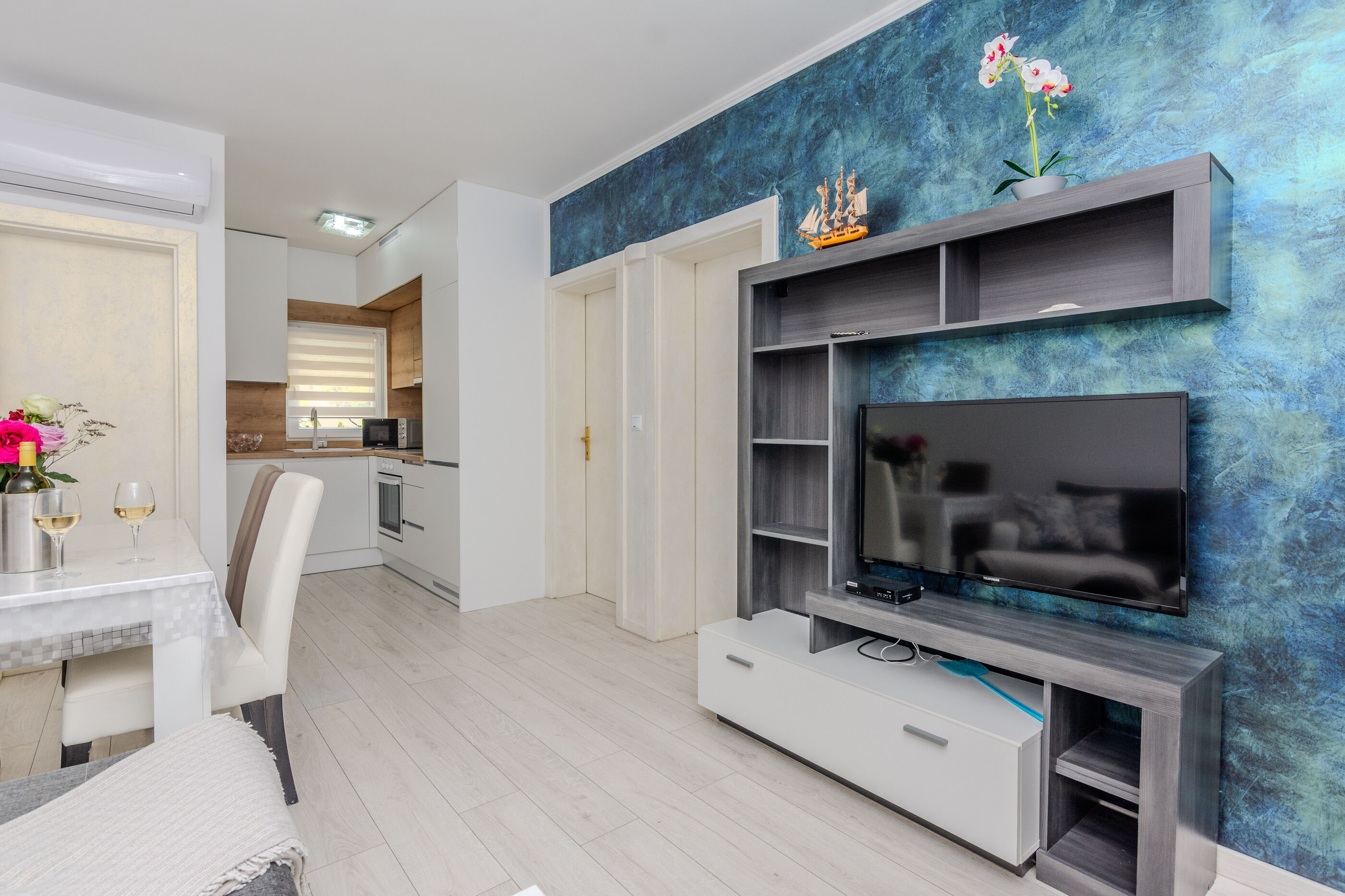 Apartments Lucica 30624-A2
