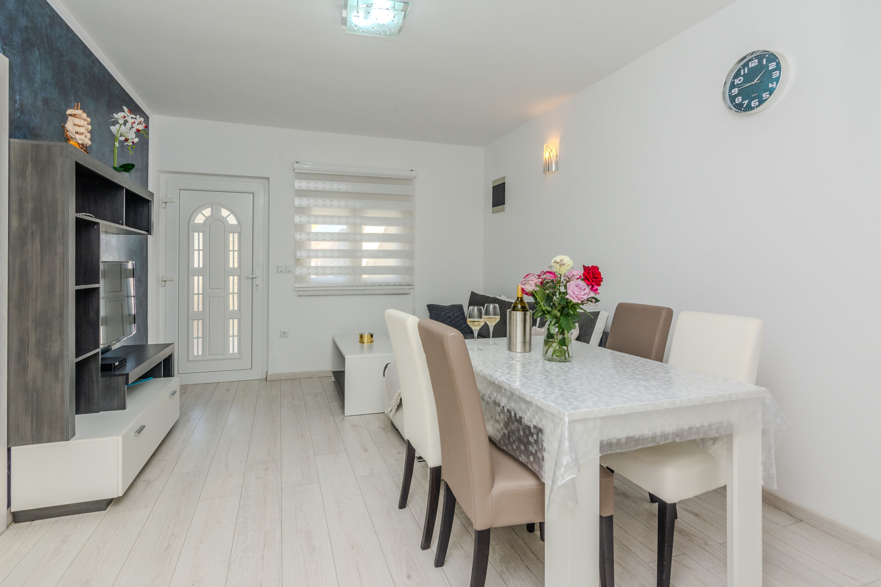 Apartments Lucica 30624-A2