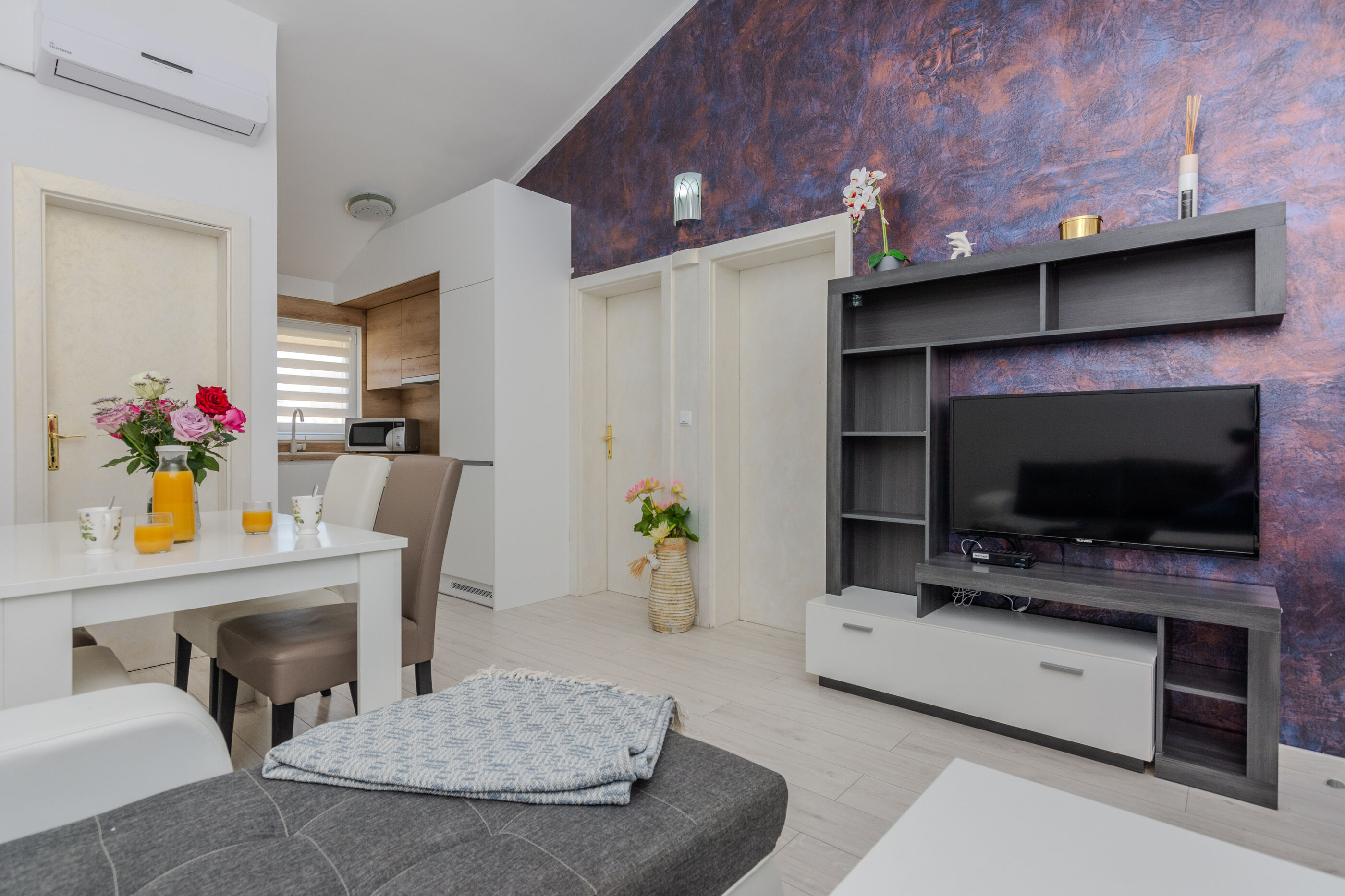 Apartments Lucica 30624-A4