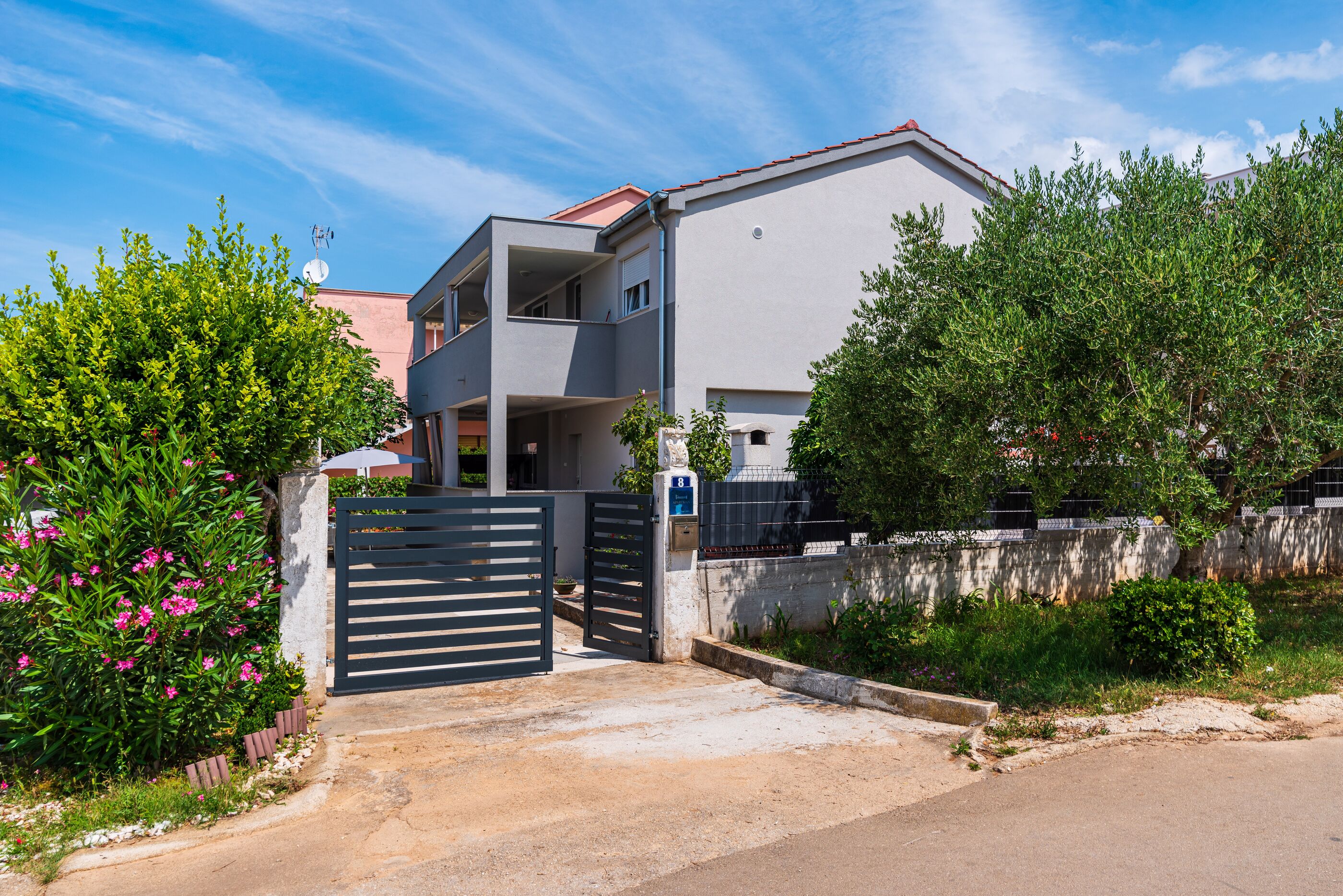 Photo of House Franica