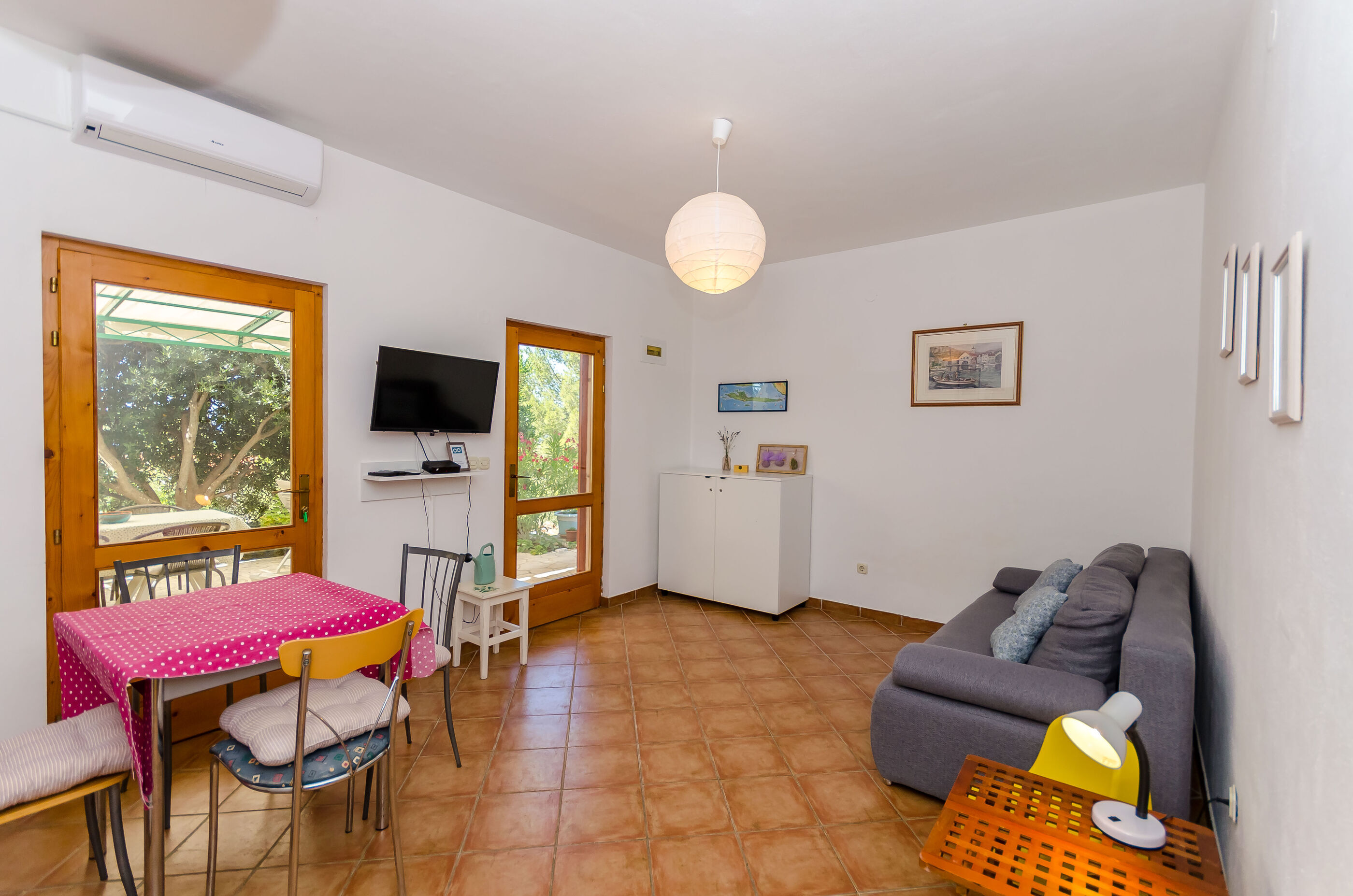 Apartments Josip 102081-A1