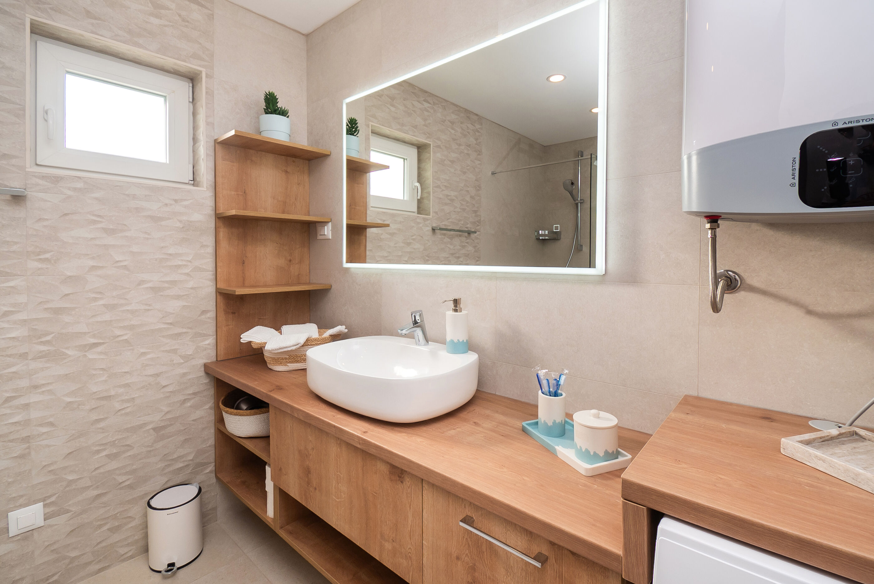 Apartments Laganini 94591-A1