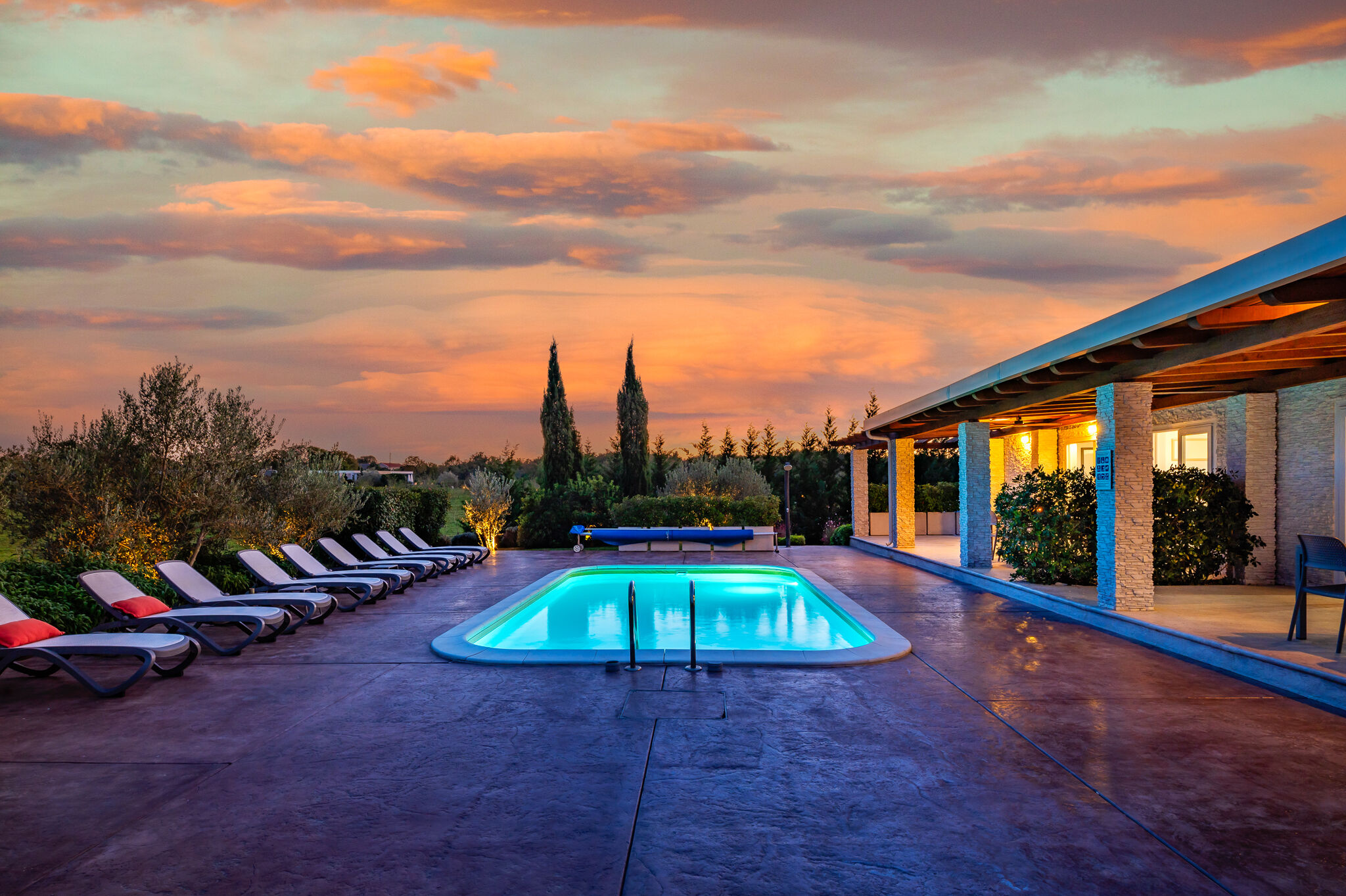 Villa Almond Accommodation in Nin