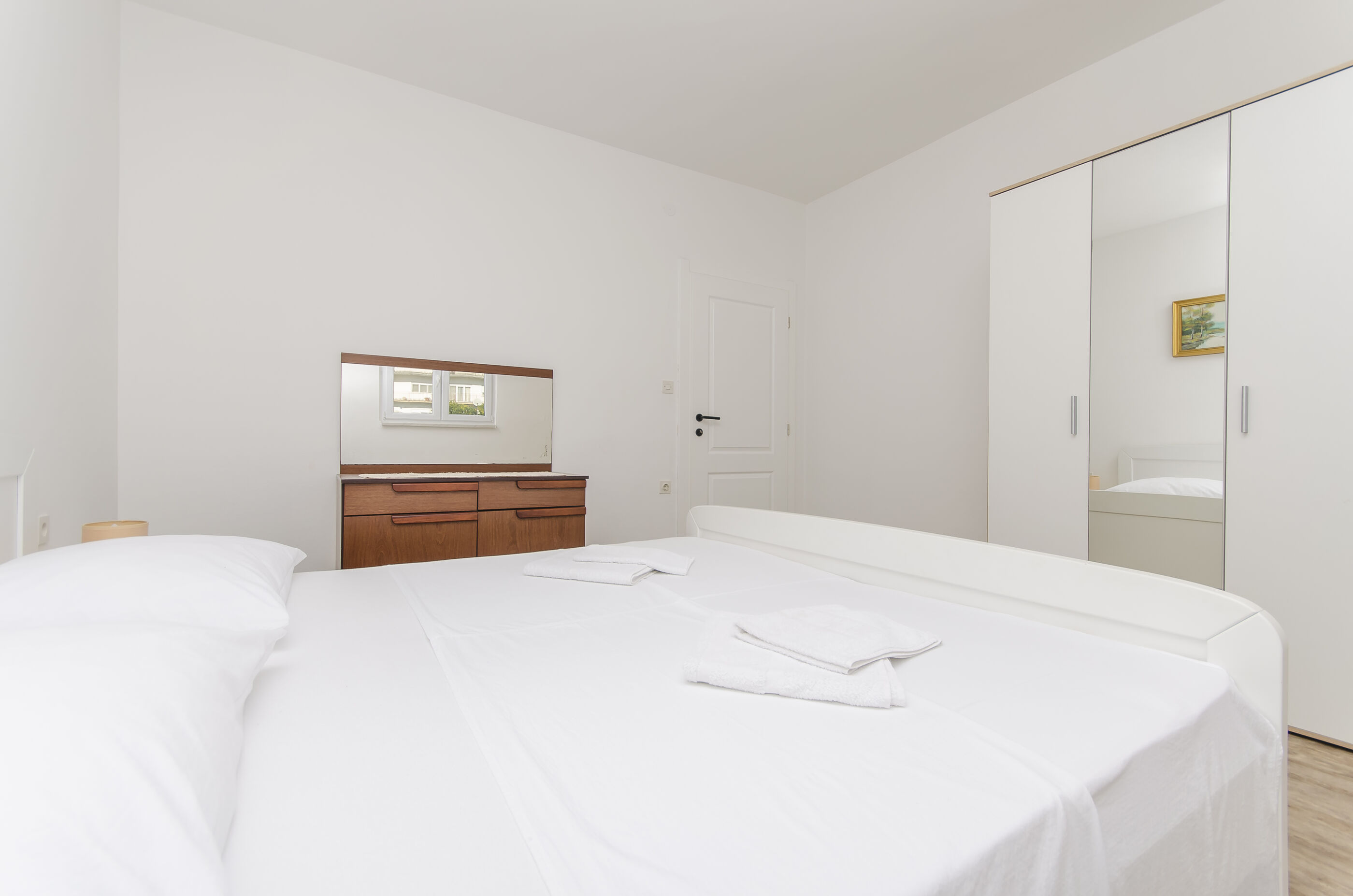 Apartments Zuljevic 39621-A1