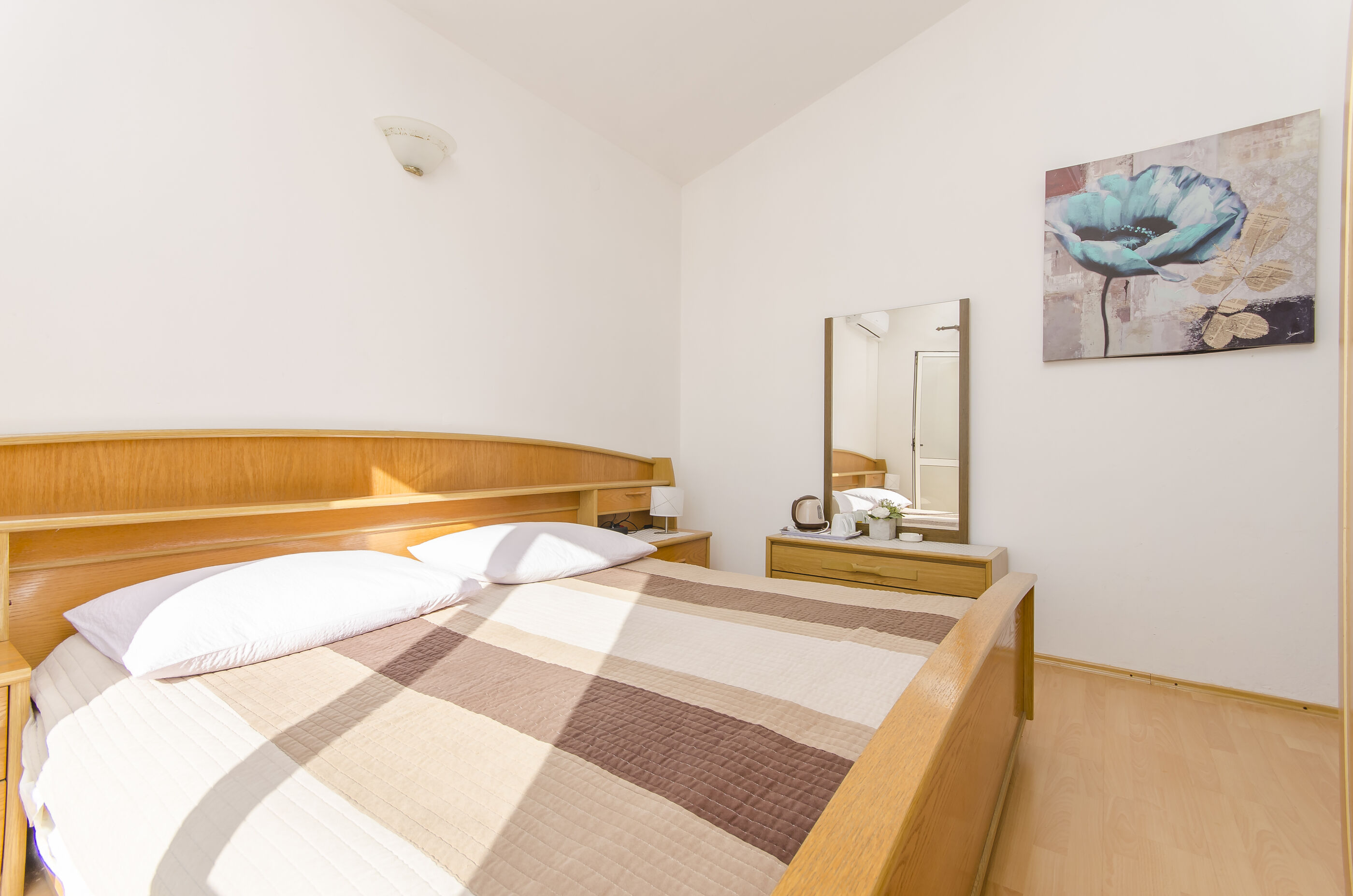 Apartment and Rooms Radojka 40963-S1