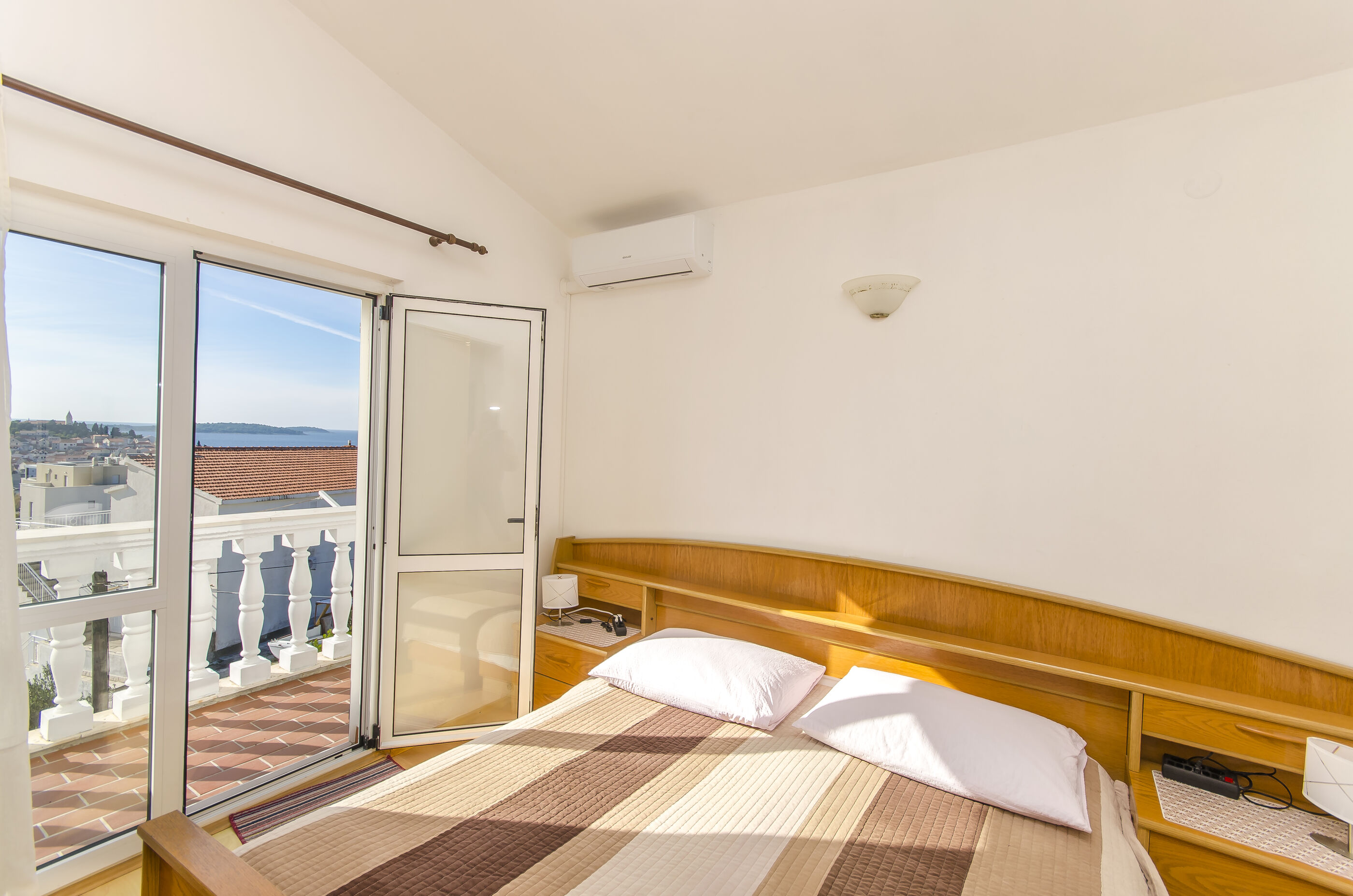 Apartment and Rooms Radojka 40963-S1
