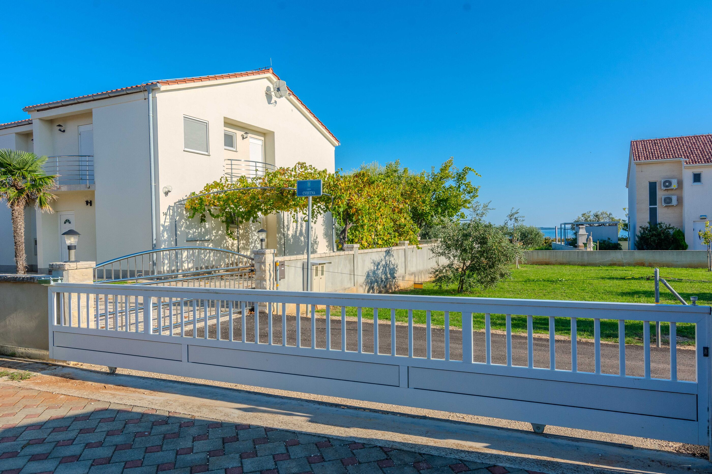 Photo of House Suric