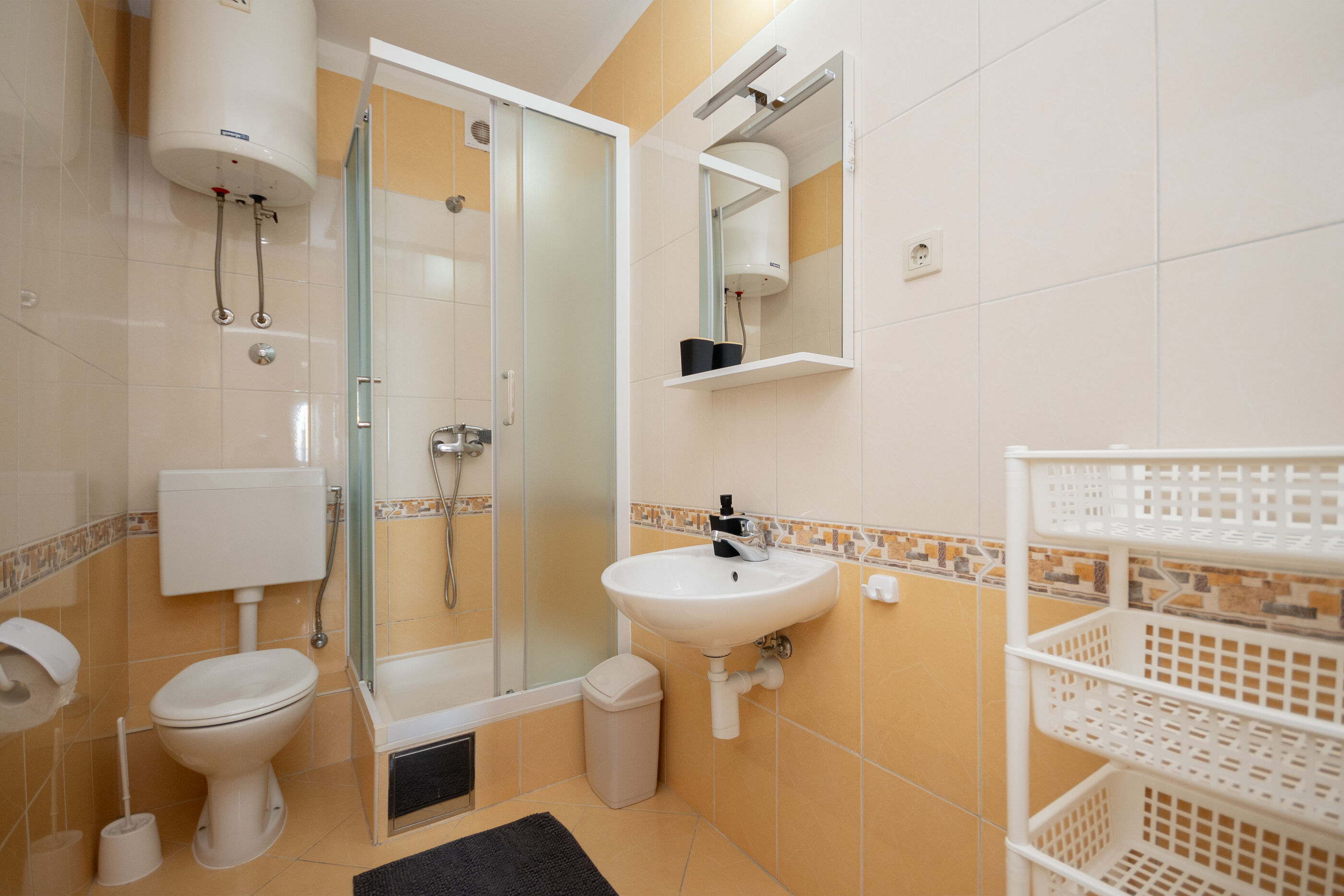 Apartments Ivan 10553-A1