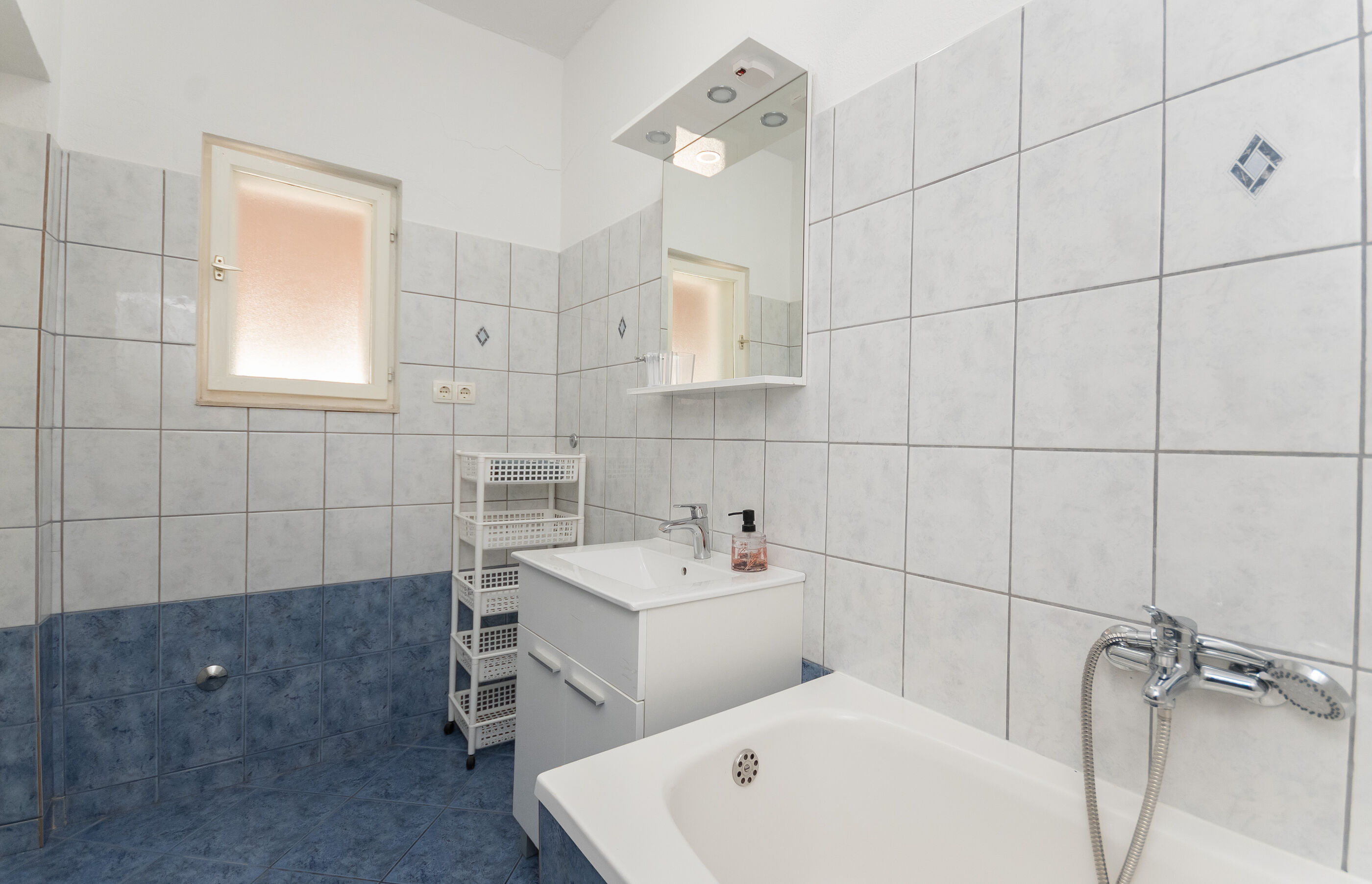 Apartments Ivan 10553-A2