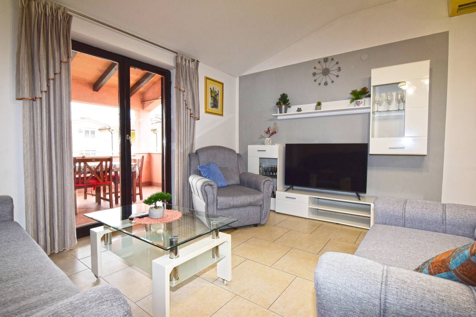 Apartments Edo 60341-A2