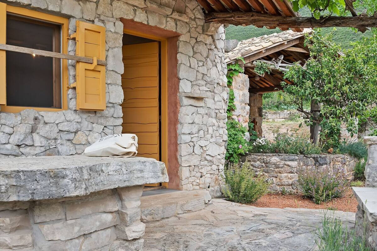 House Kadulja 16661-K2