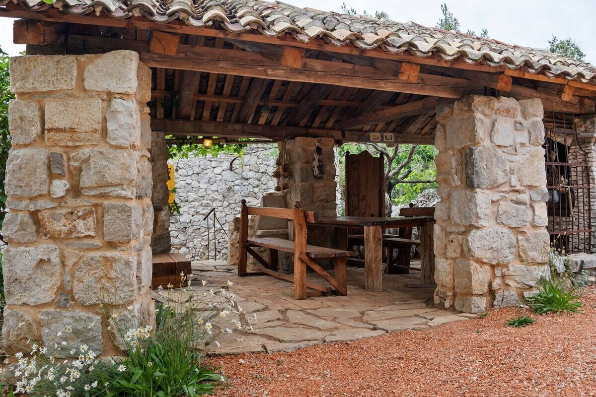 House Kadulja 16661-K2