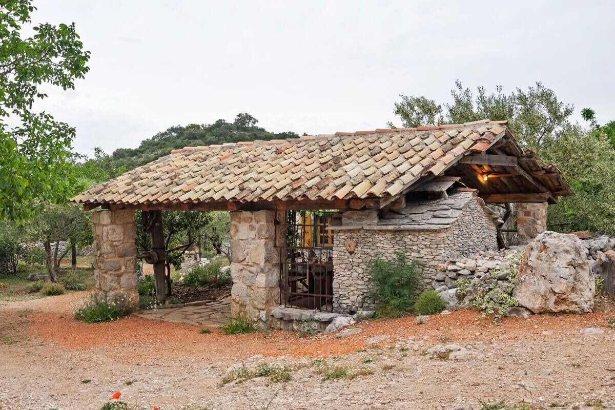 House Kadulja 16661-K2