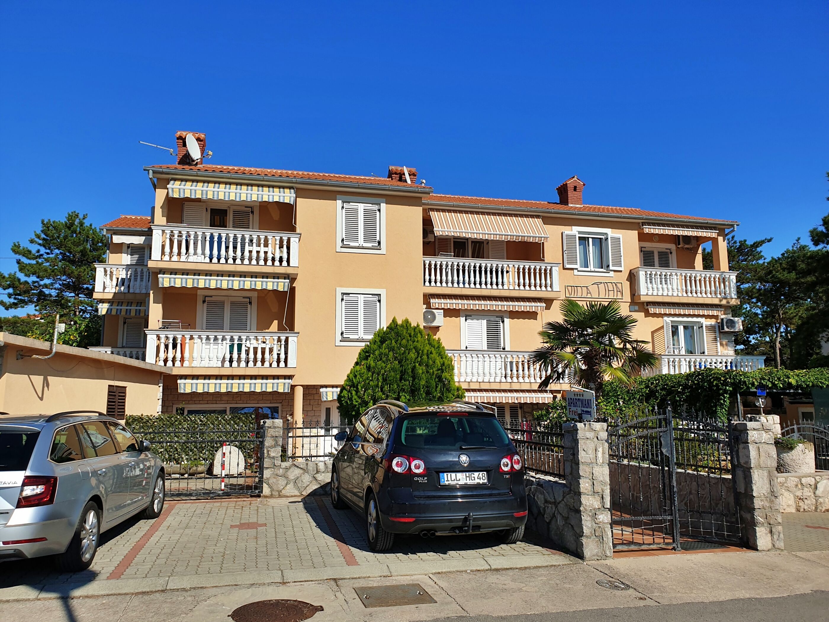 Apartments Vila TIHA LILI 63773-A1