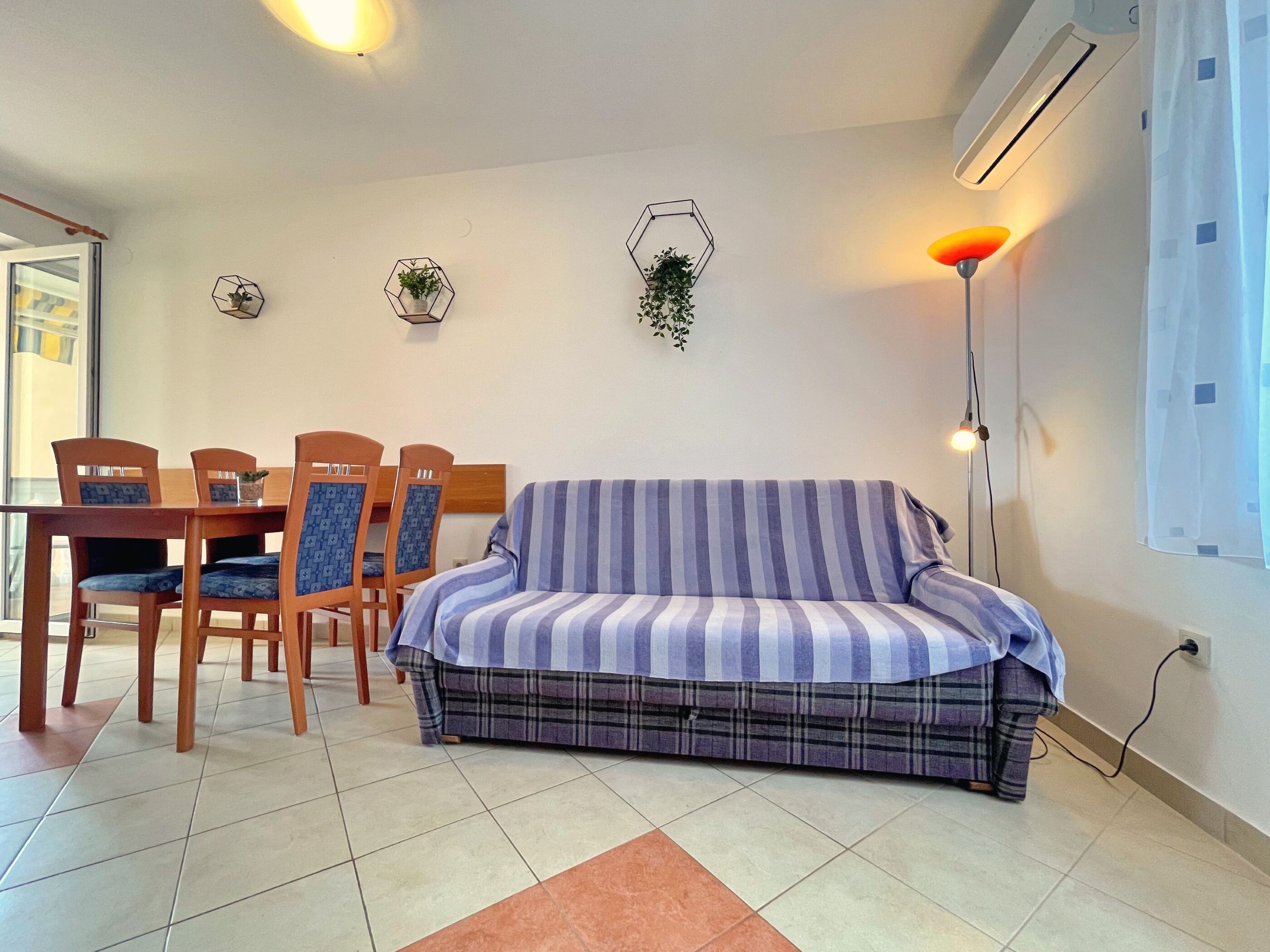 Apartments Vila TIHA LILI 63773-A2