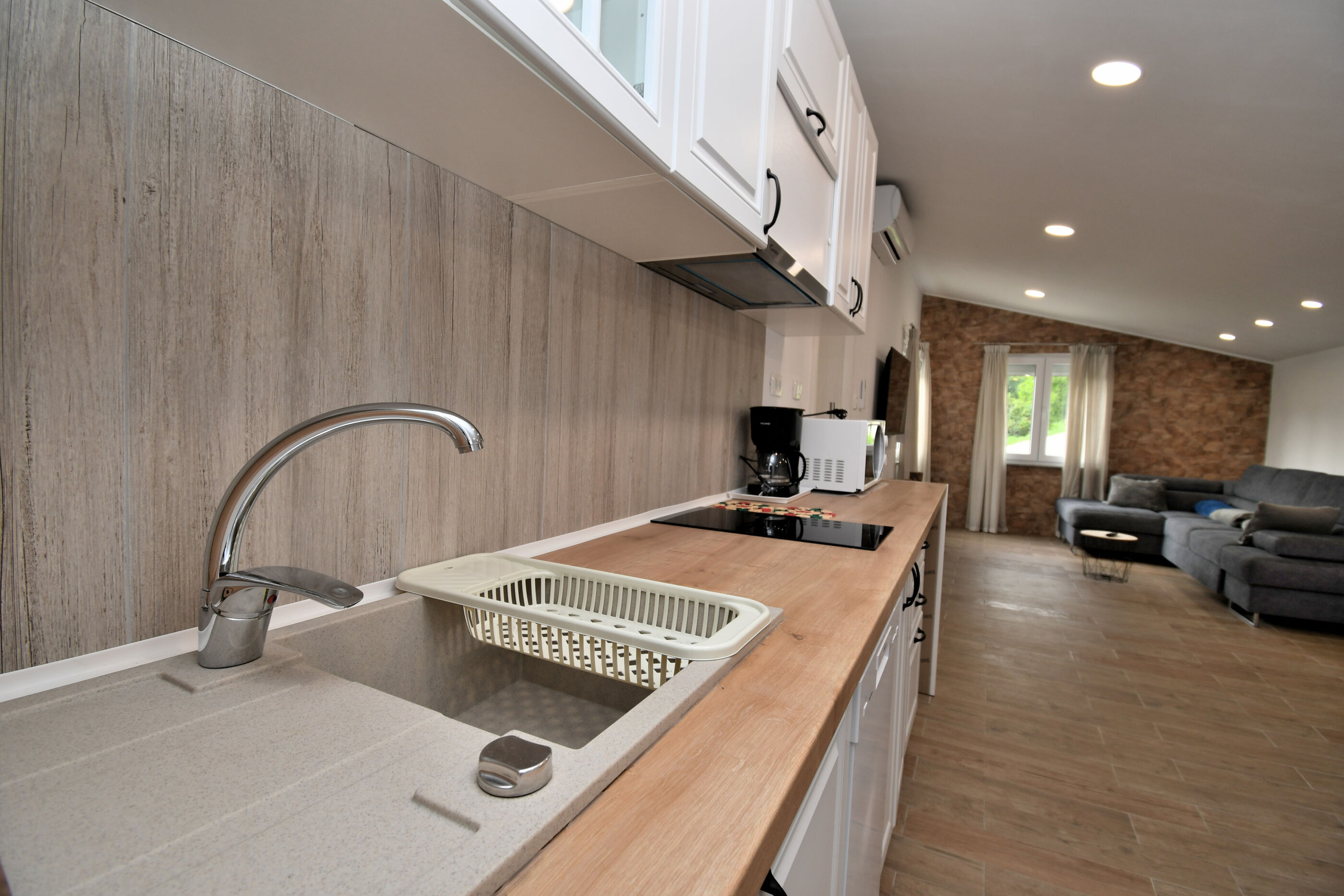 Apartments Plomin 99001-A2