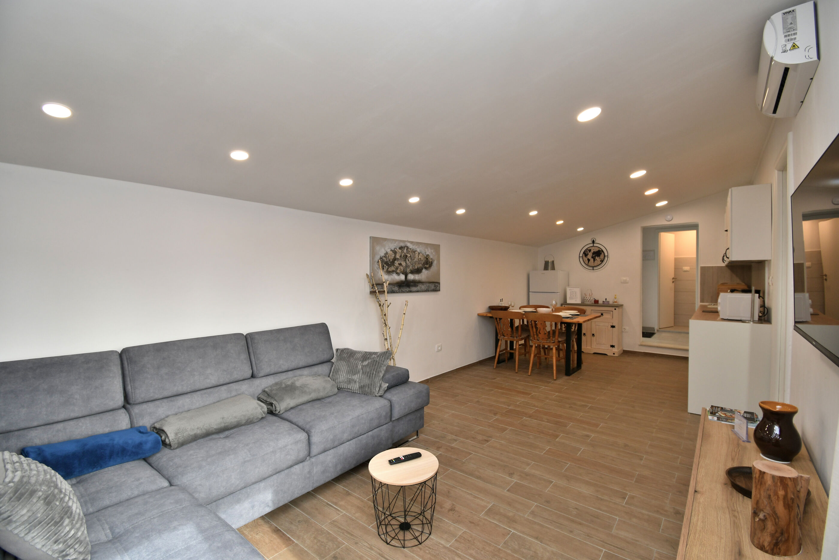 Apartments Plomin 99001-A2