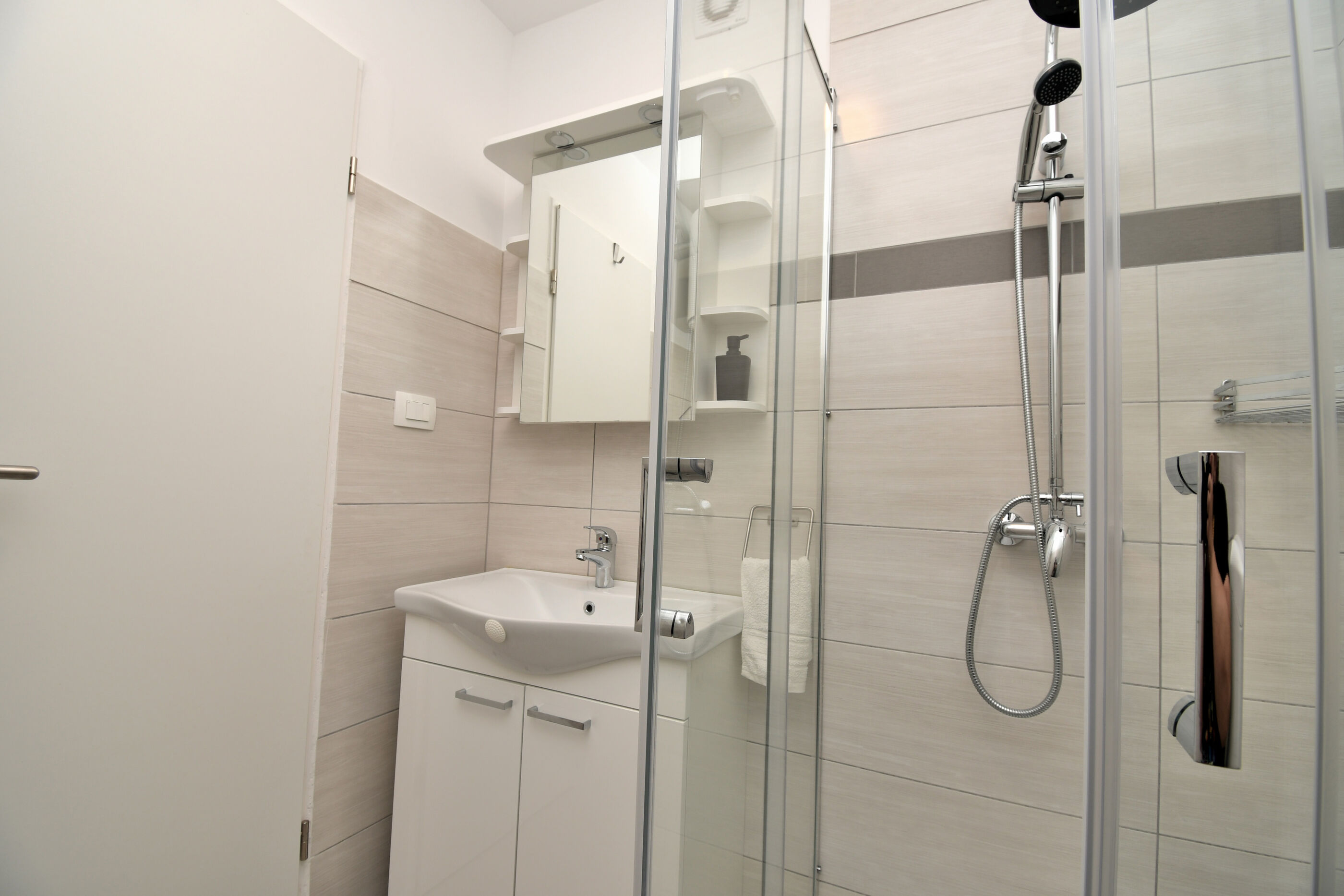 Apartments Plomin 99001-A2