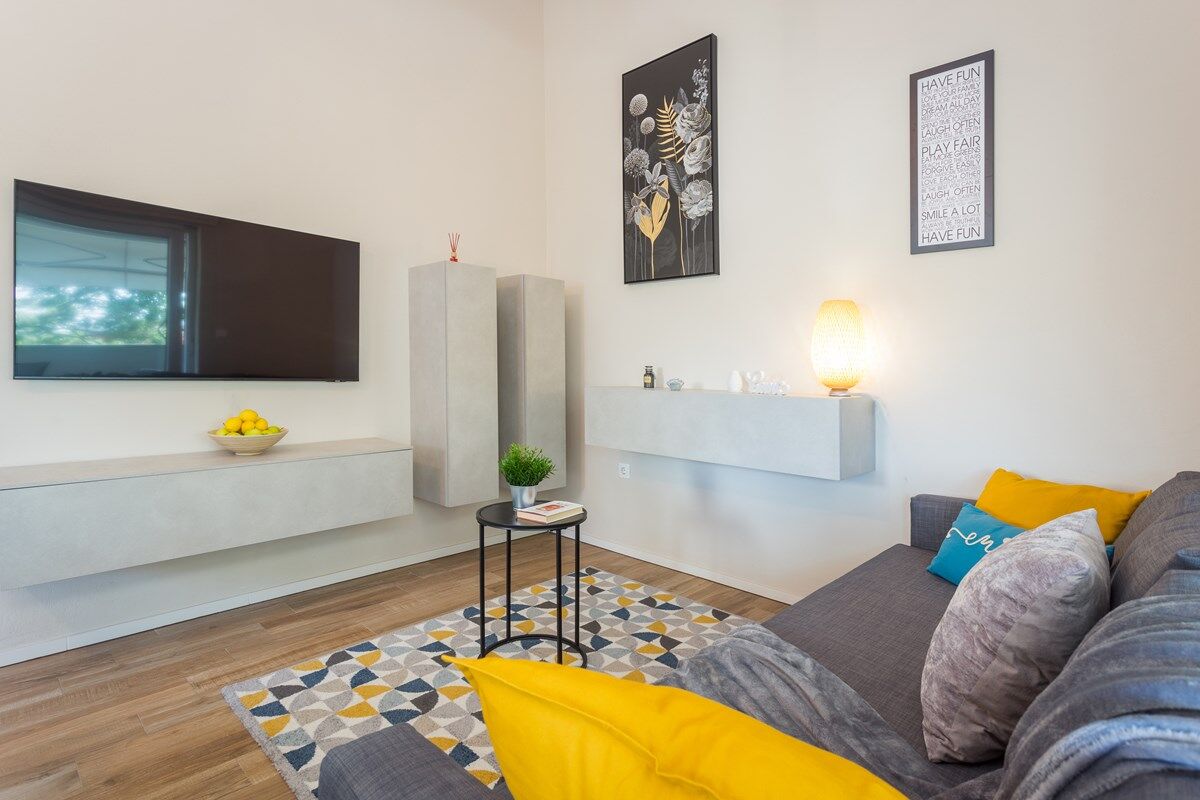 House Leana 74332-A1