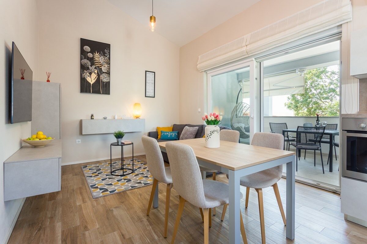 House Leana 74332-A1