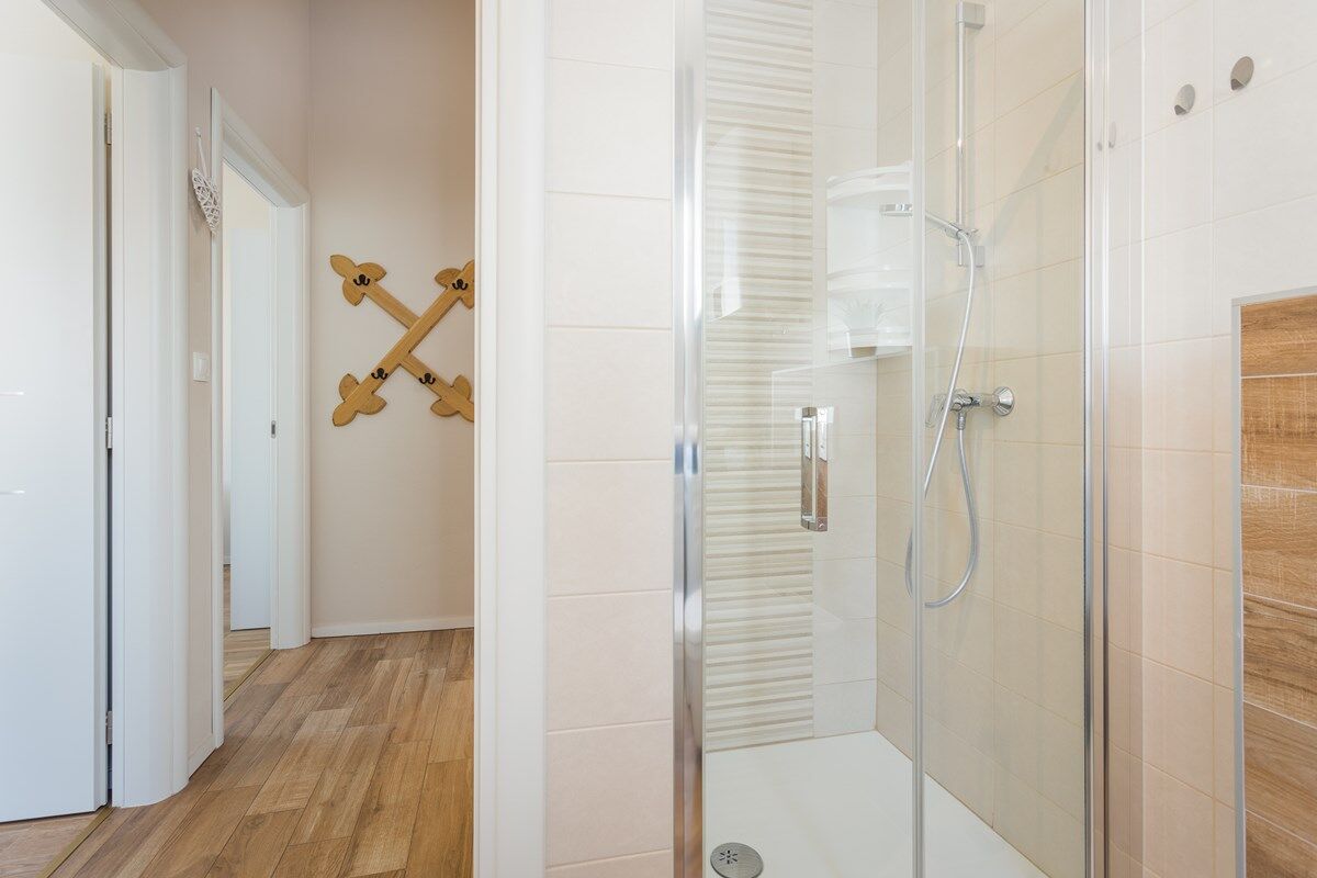 House Leana 74332-A1