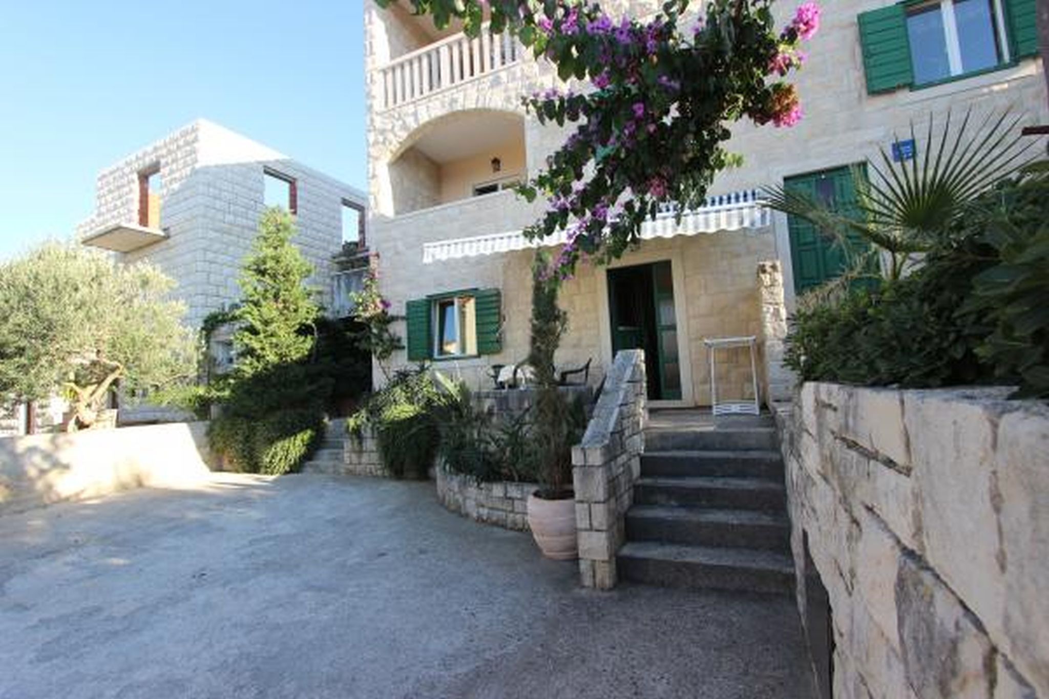 Apartments Family 115351-A2