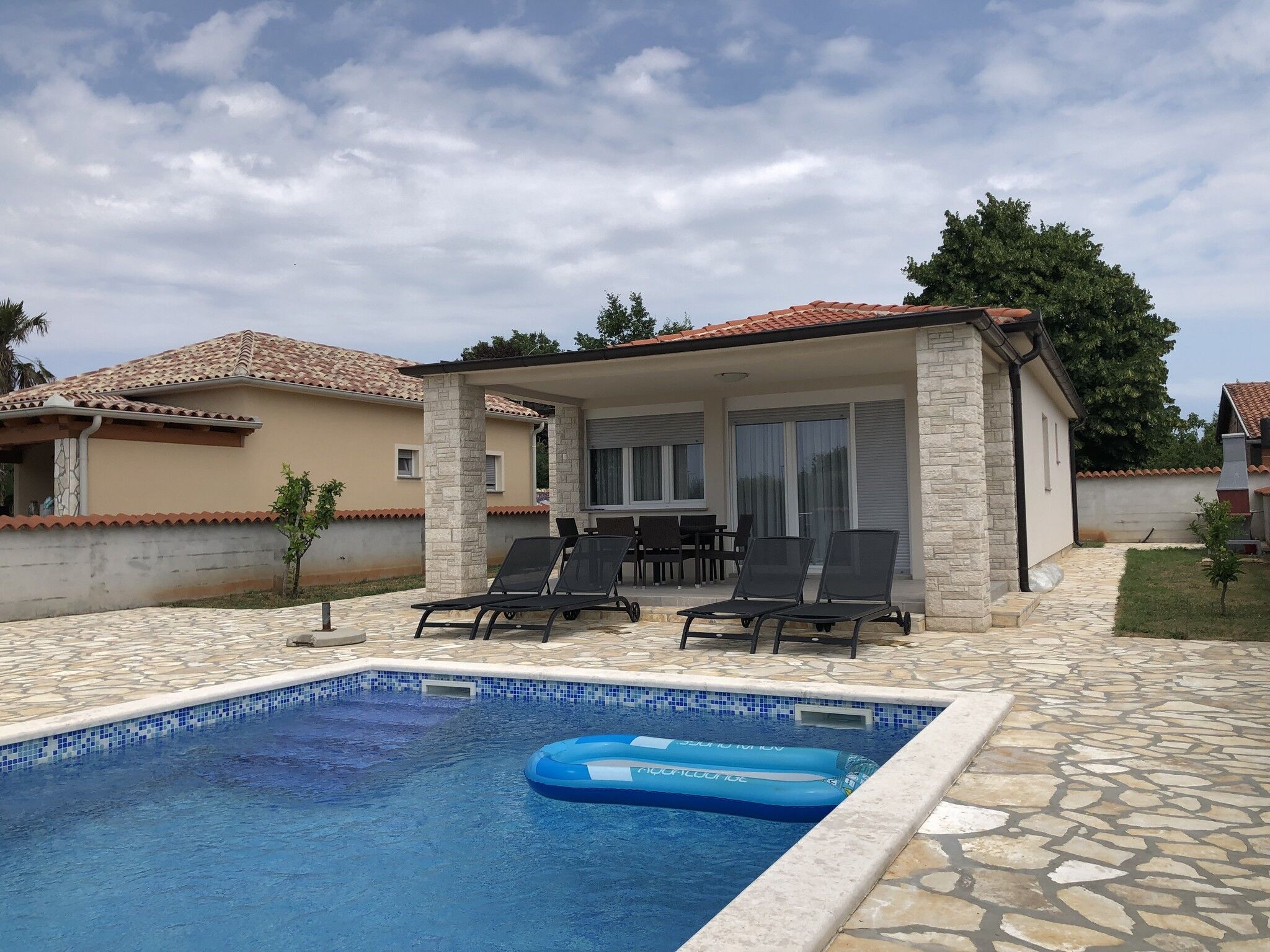 House LjubaV 10932-K1