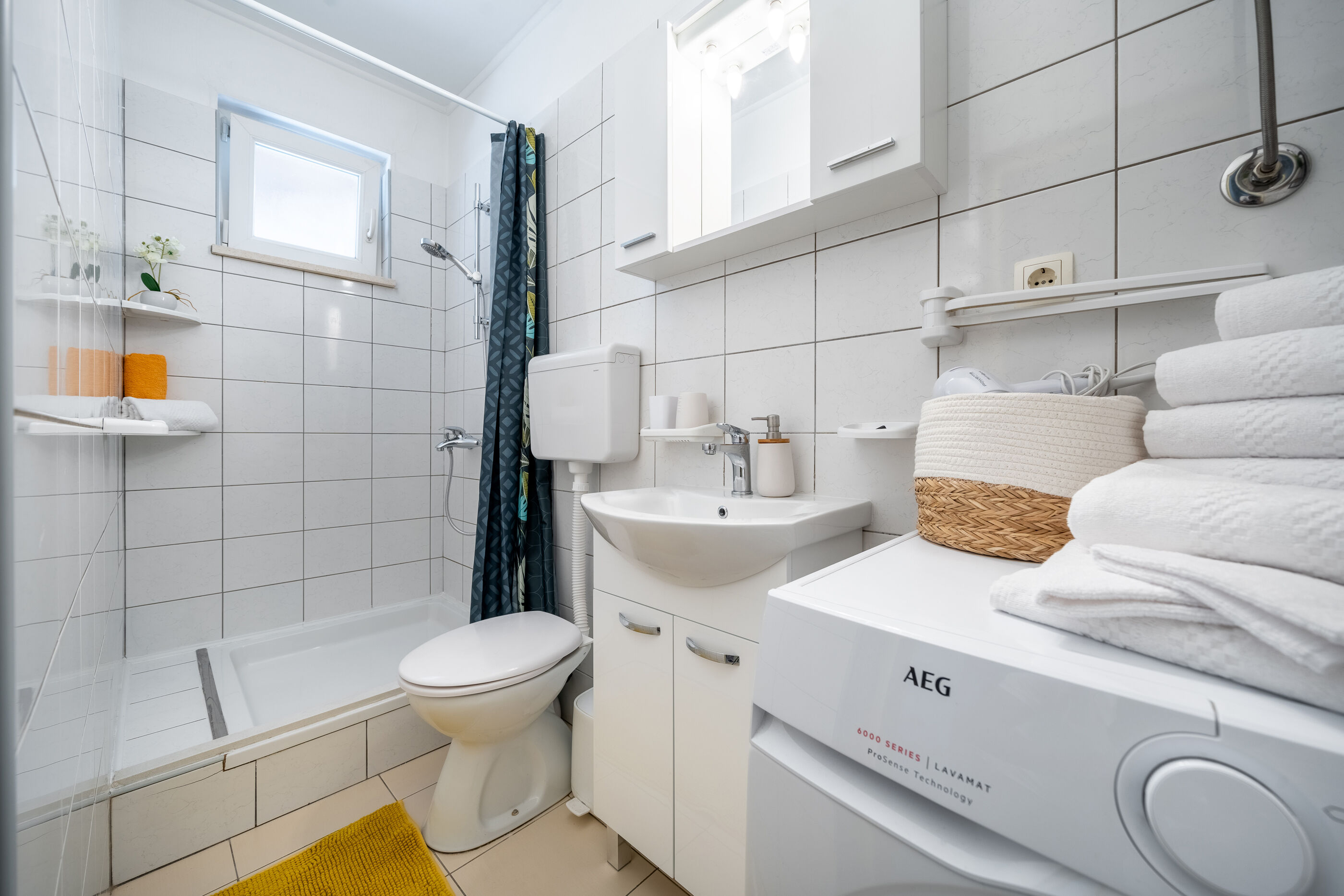 House Cute house with jacuzzi 115391-K1