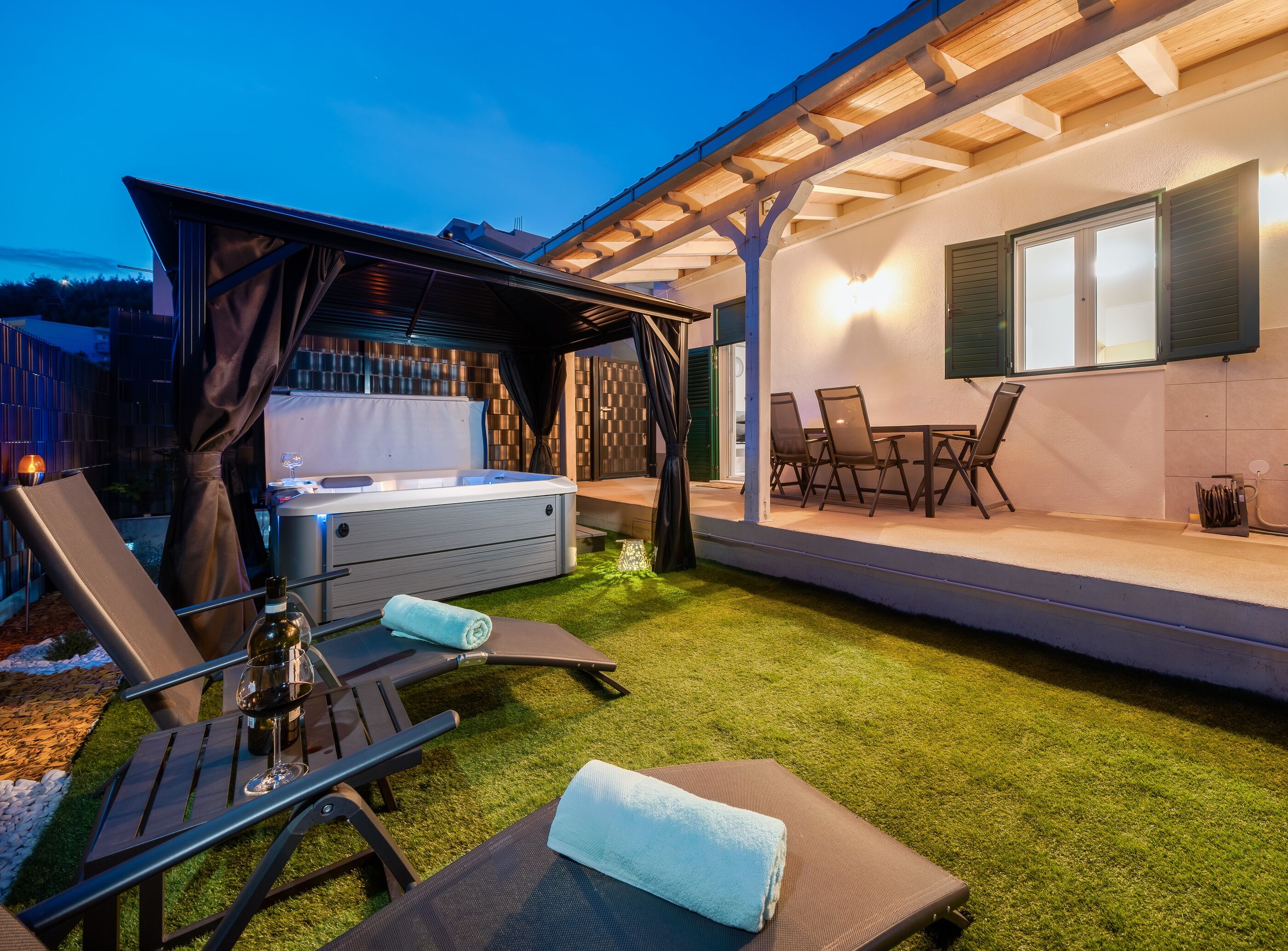 House Cute house with jacuzzi 115391-K1