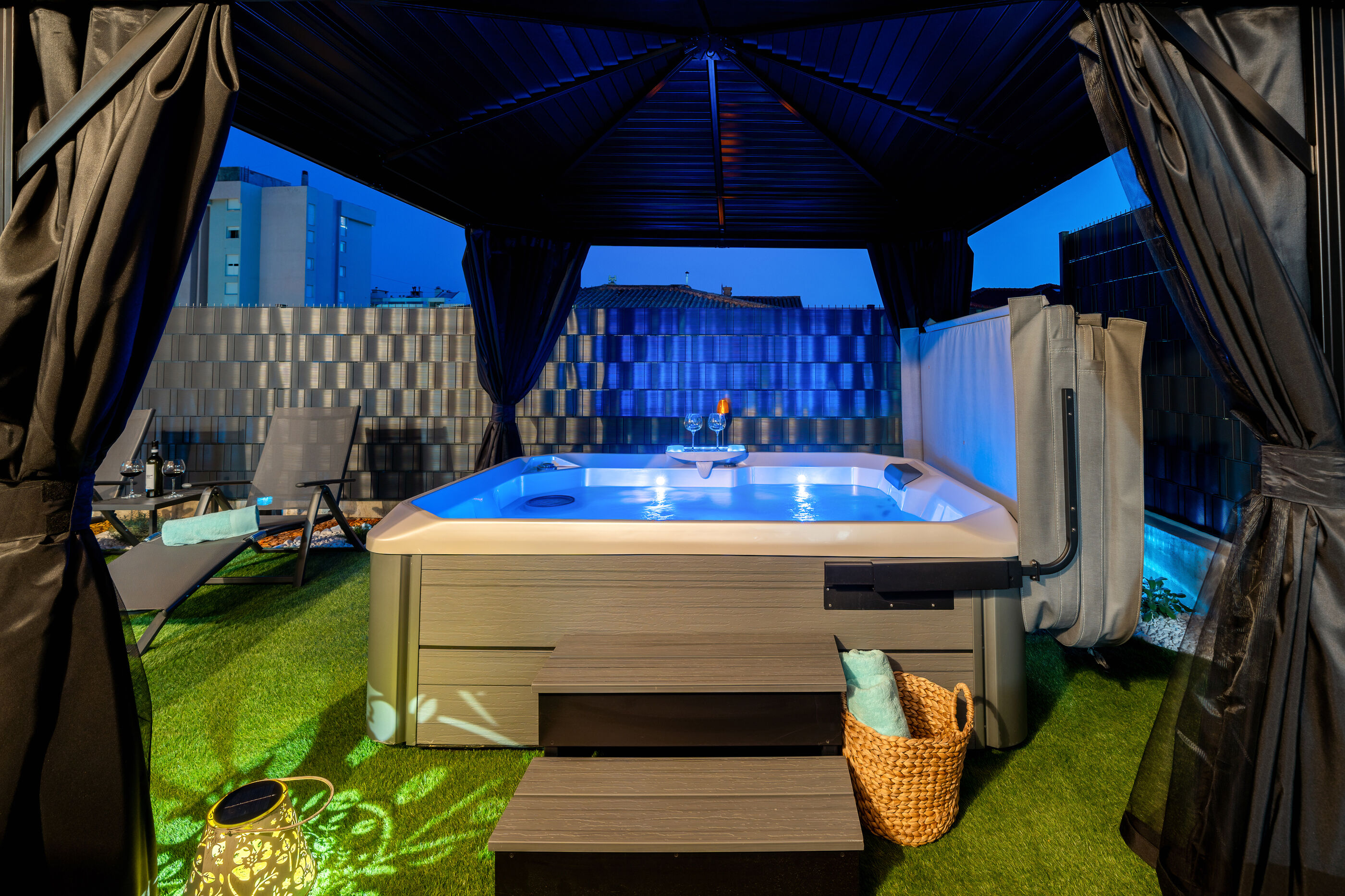 House Cute house with jacuzzi 115391-K1
