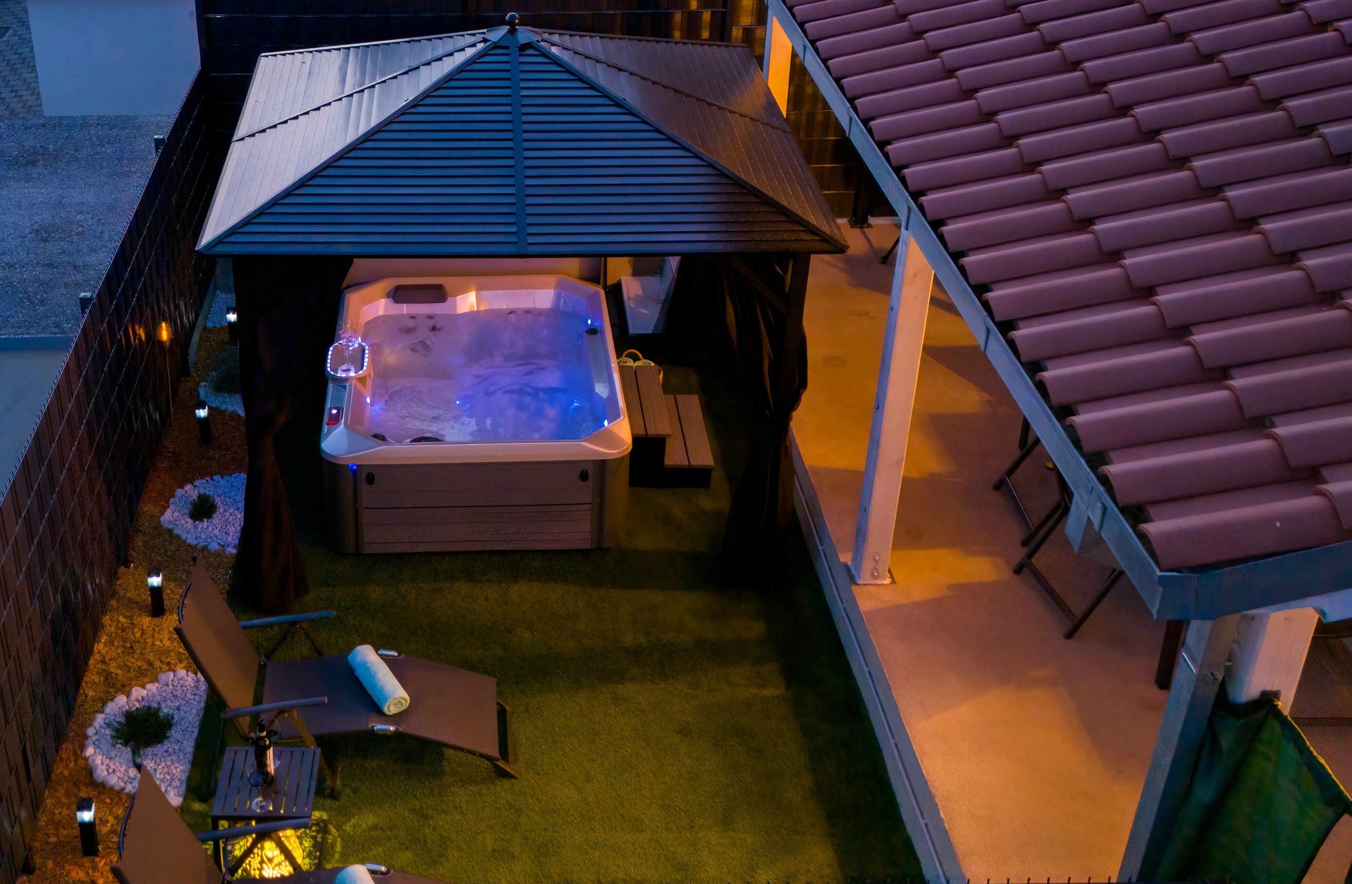 House Cute house with jacuzzi 115391-K1