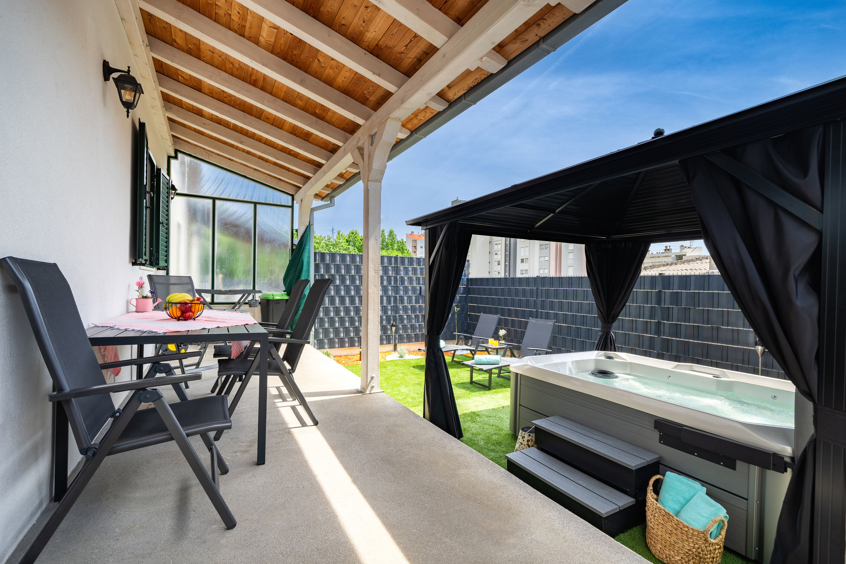 House Cute house with jacuzzi 115391-K1