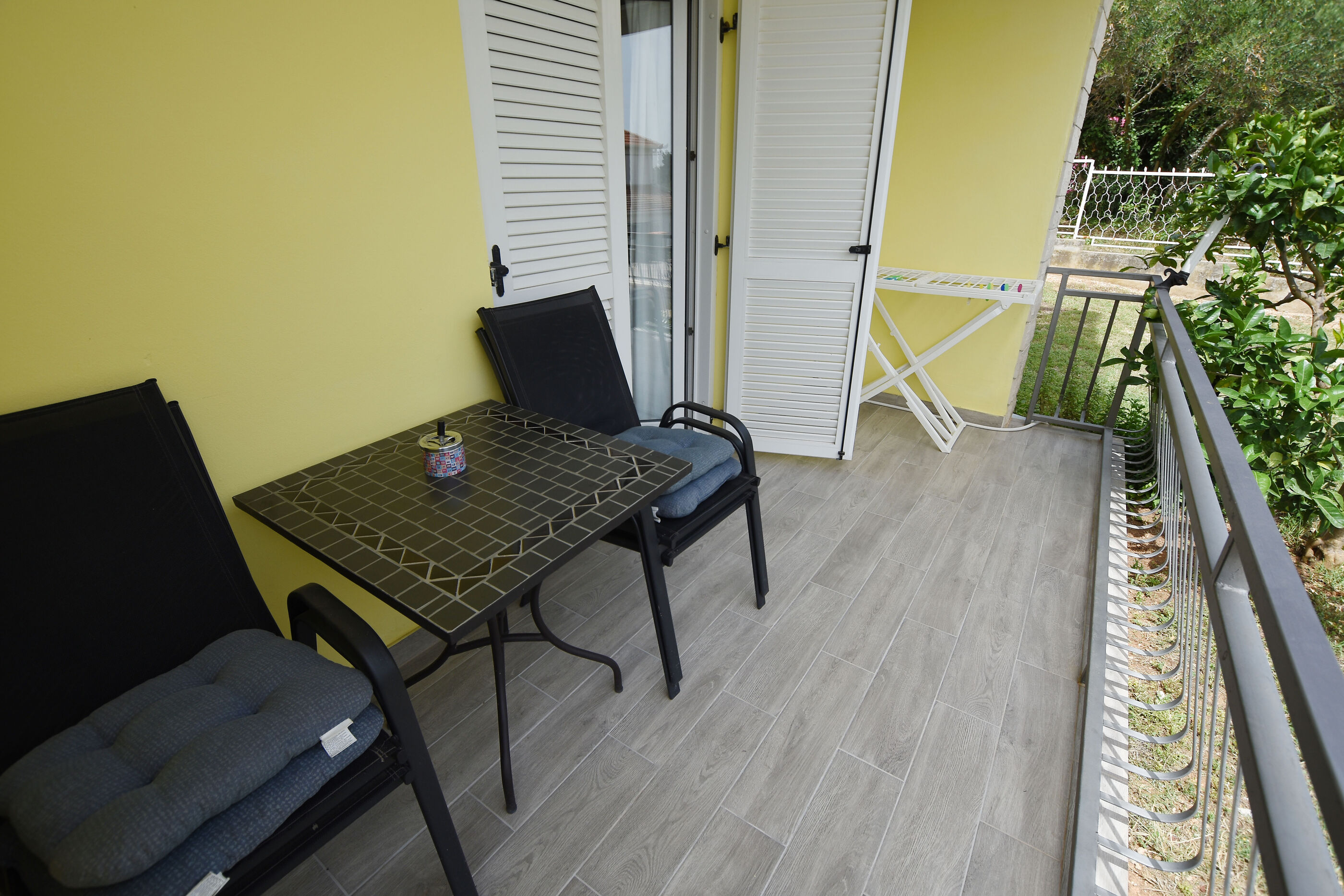 Apartment Marigold 90571-A1