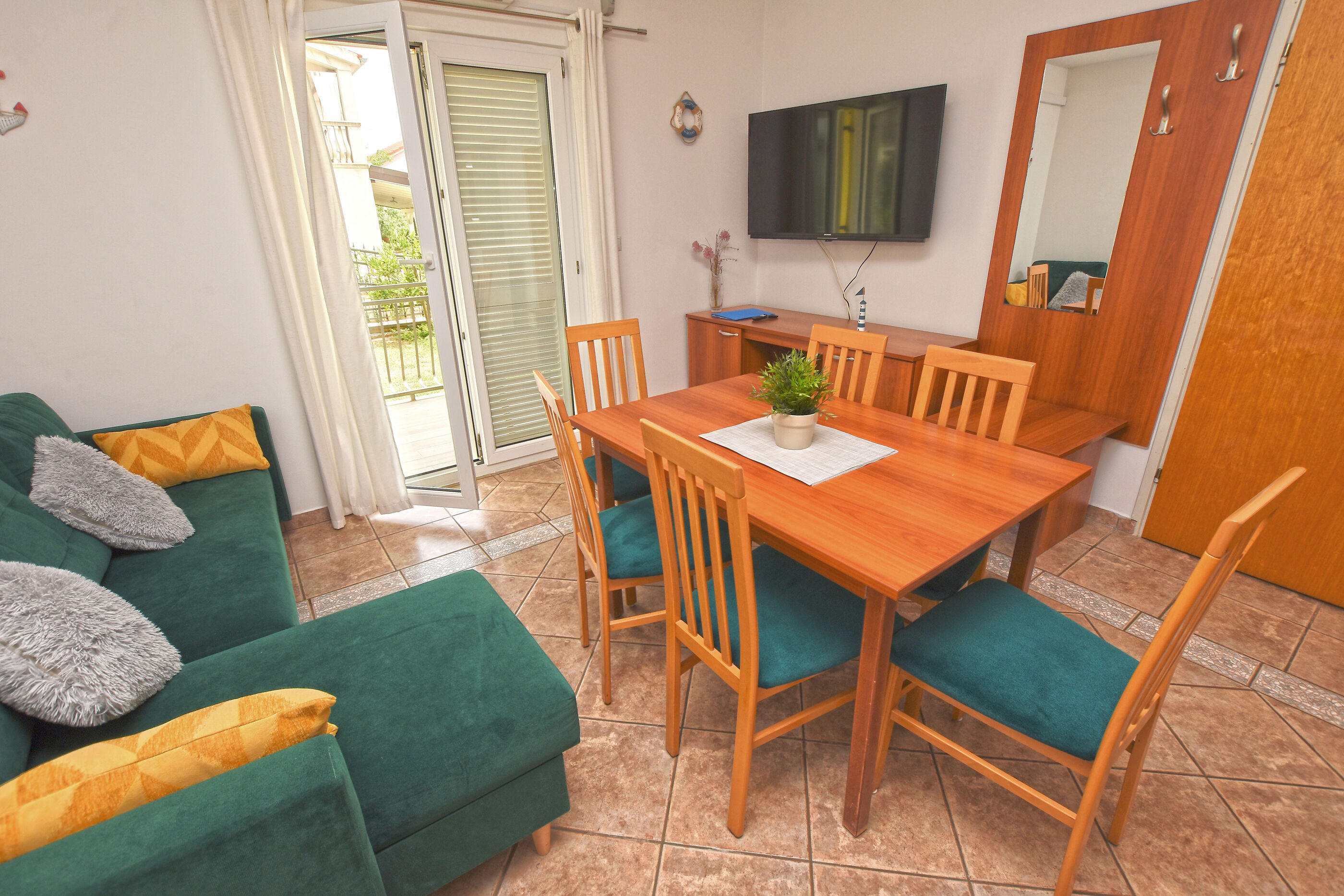 Apartment Marigold 90571-A1