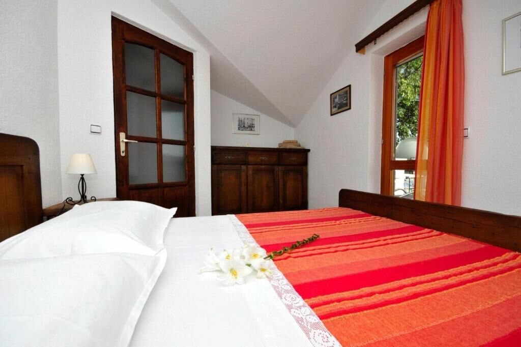 House Barada 115381-K1