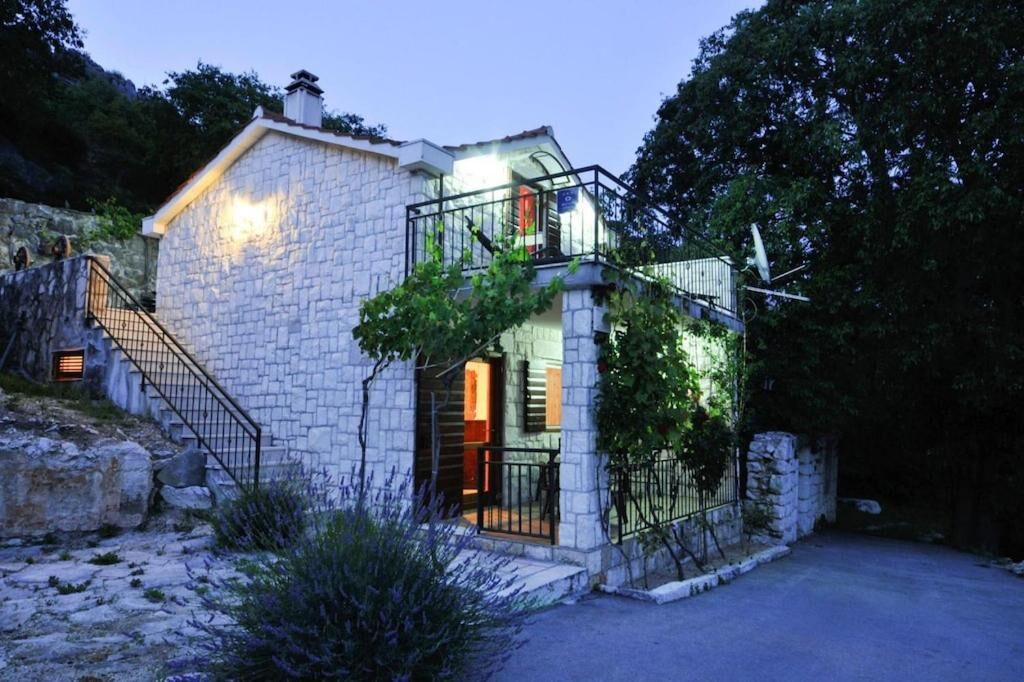 House Barada 115381-K1