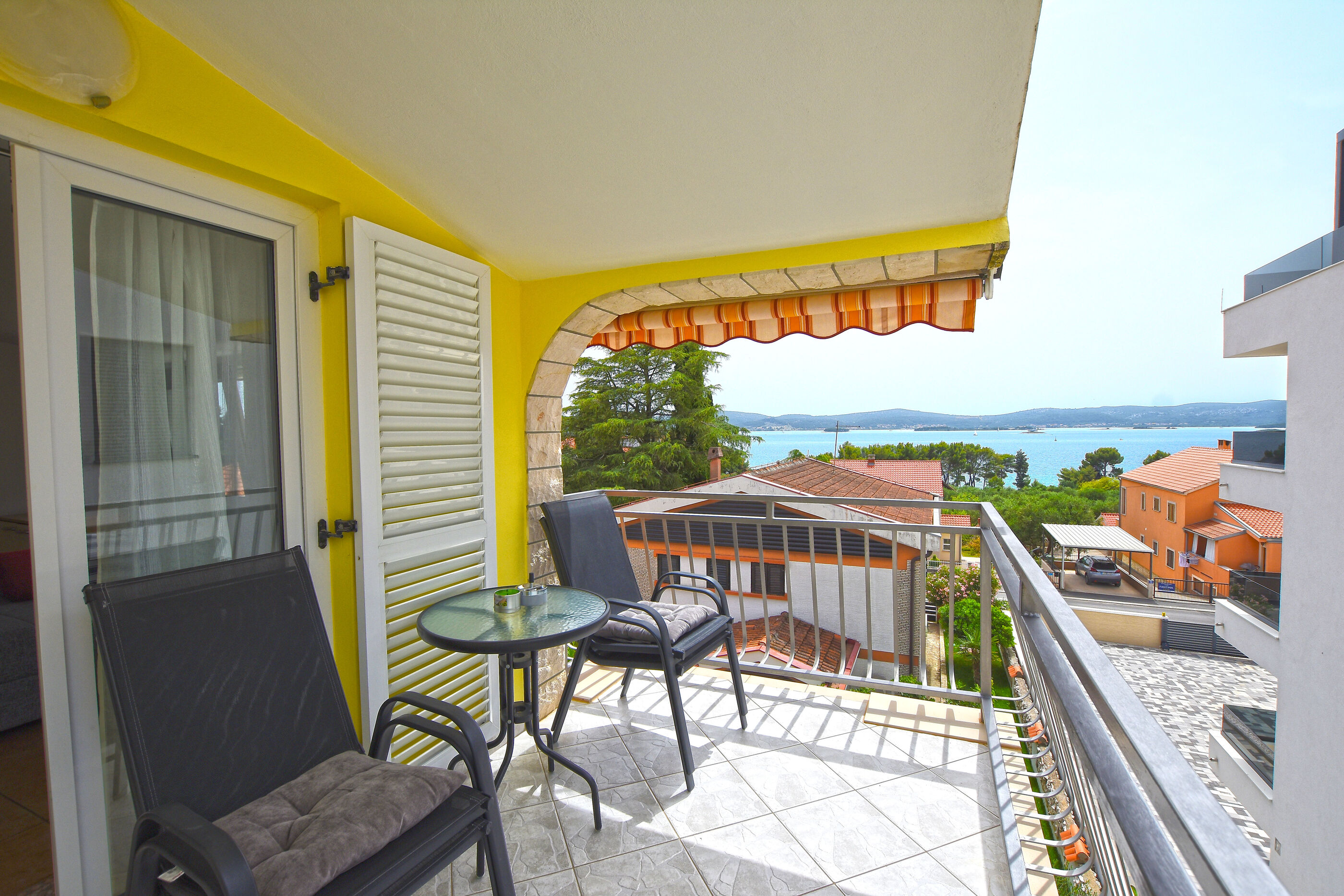 Apartment Marigold 90571-A7